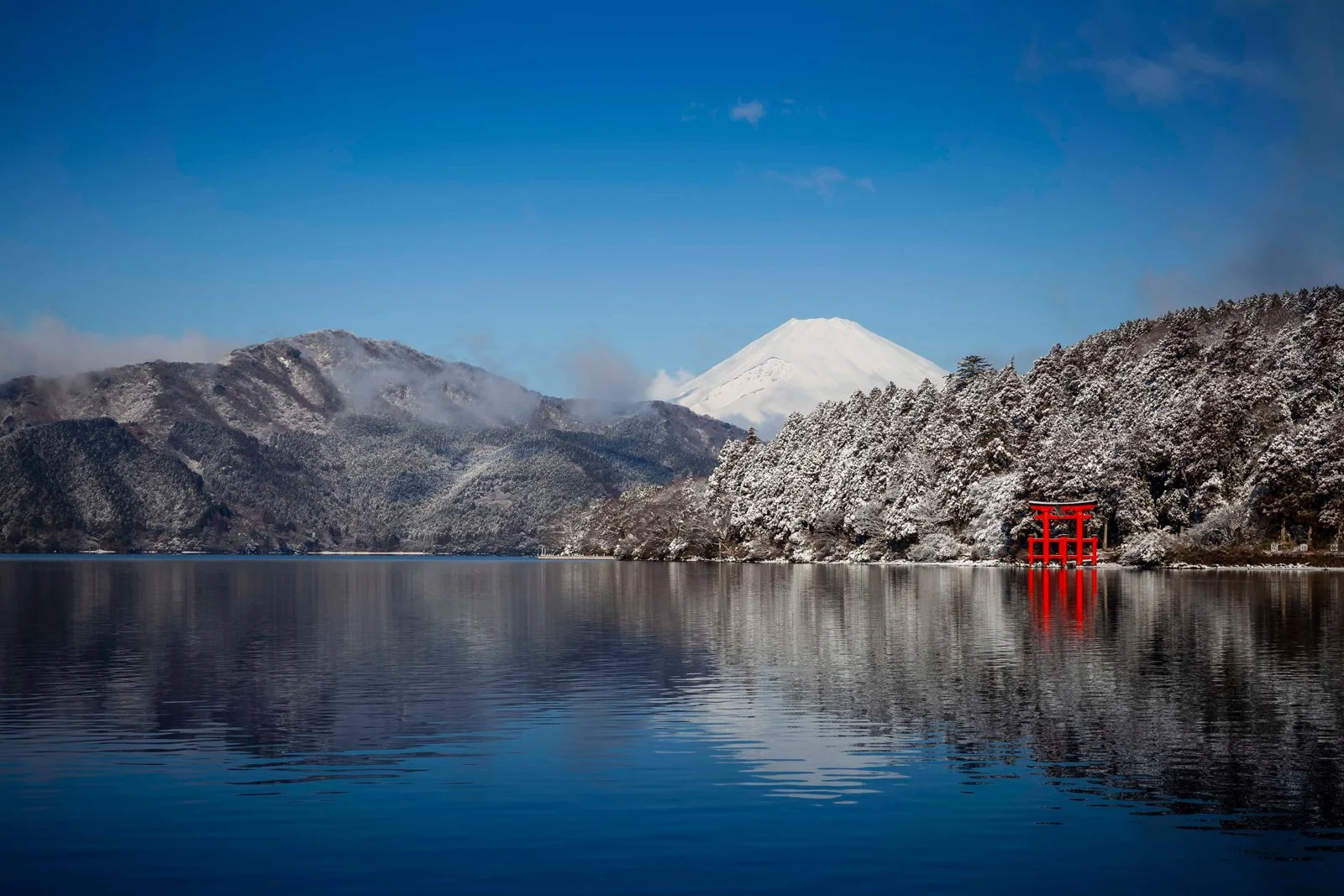 Lake Ashi and a view to Hakone volcano