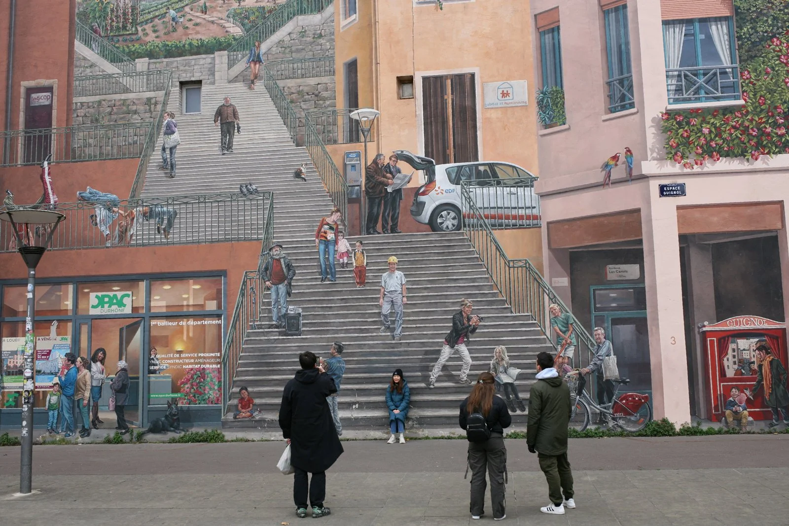 A mural in the Canuts district (Jeanne Menjoule, Flickr, CC BY SA 3.0)