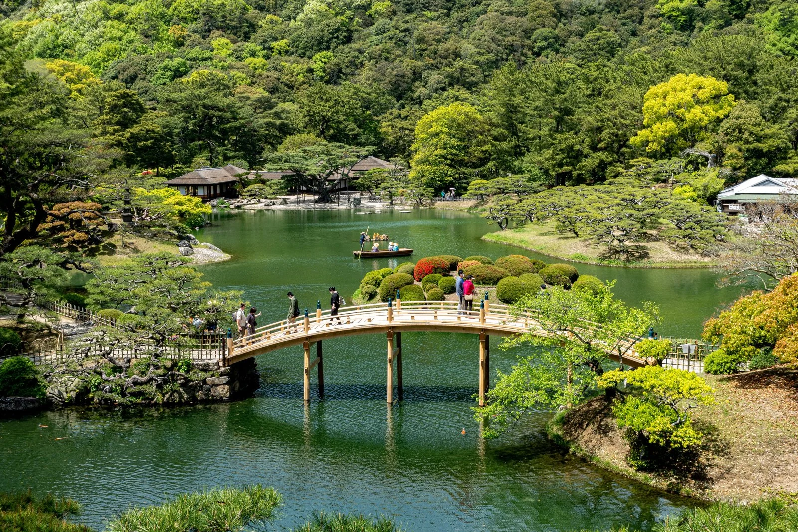 Ritsurin_shutterstock_2295094351-web1600.jpg