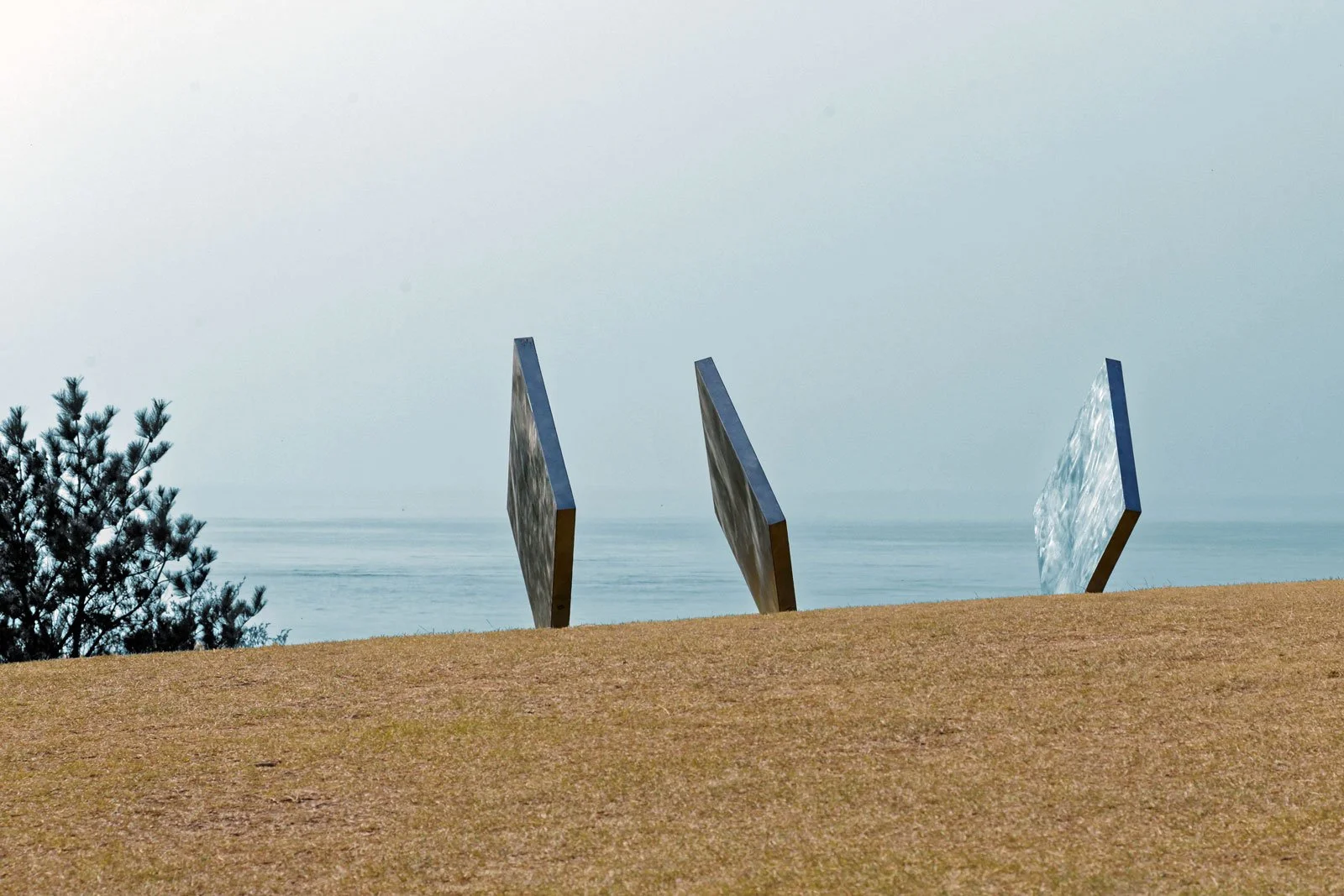 Kinetic sculpture on Naoshima courtesy Kimon Berlin (Flickr, CC BY SA 2.0)