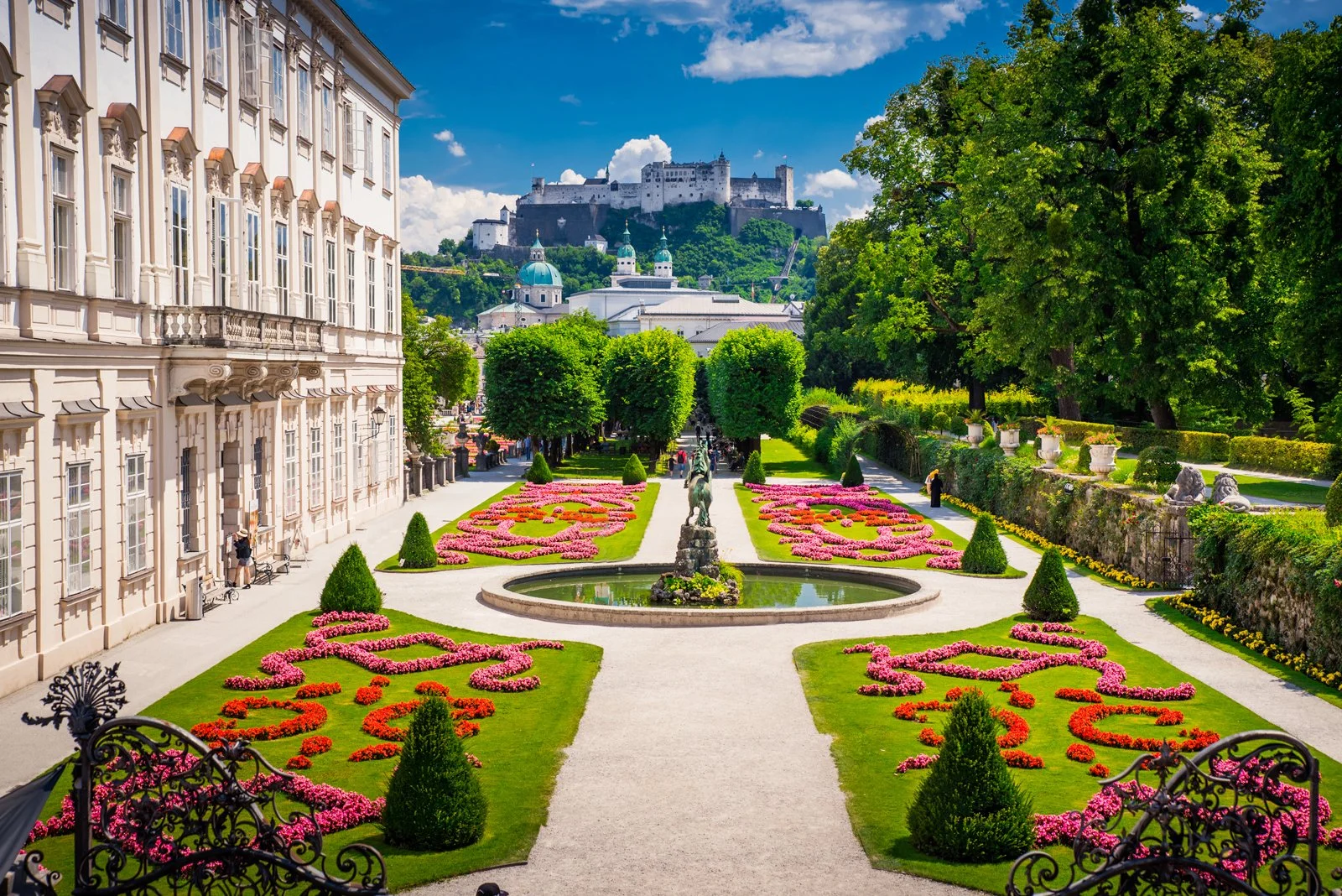 Mirabell-Gardens_shutterstock_1173575539-web.jpg
