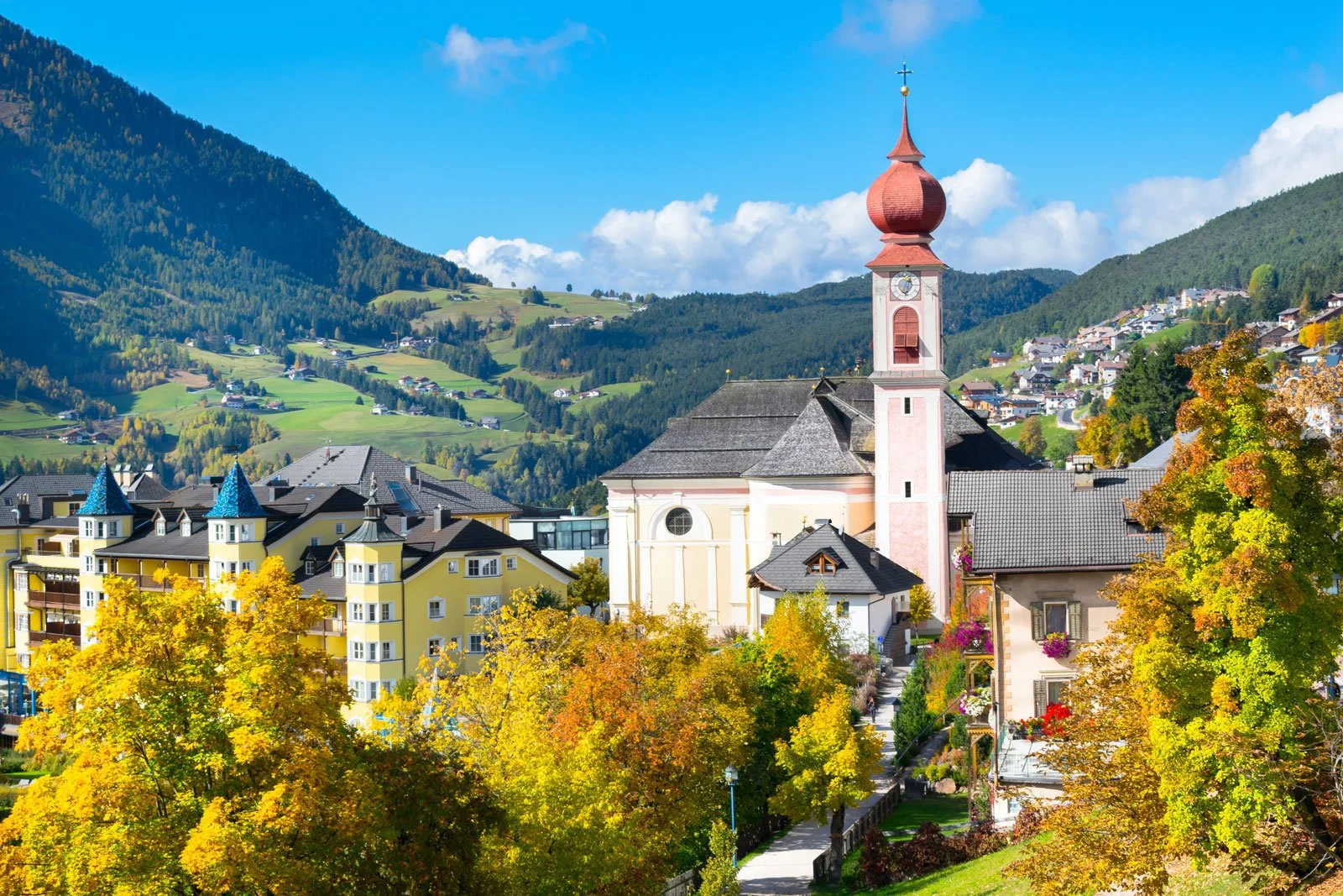 Ortisei_shutterstock.jpg
