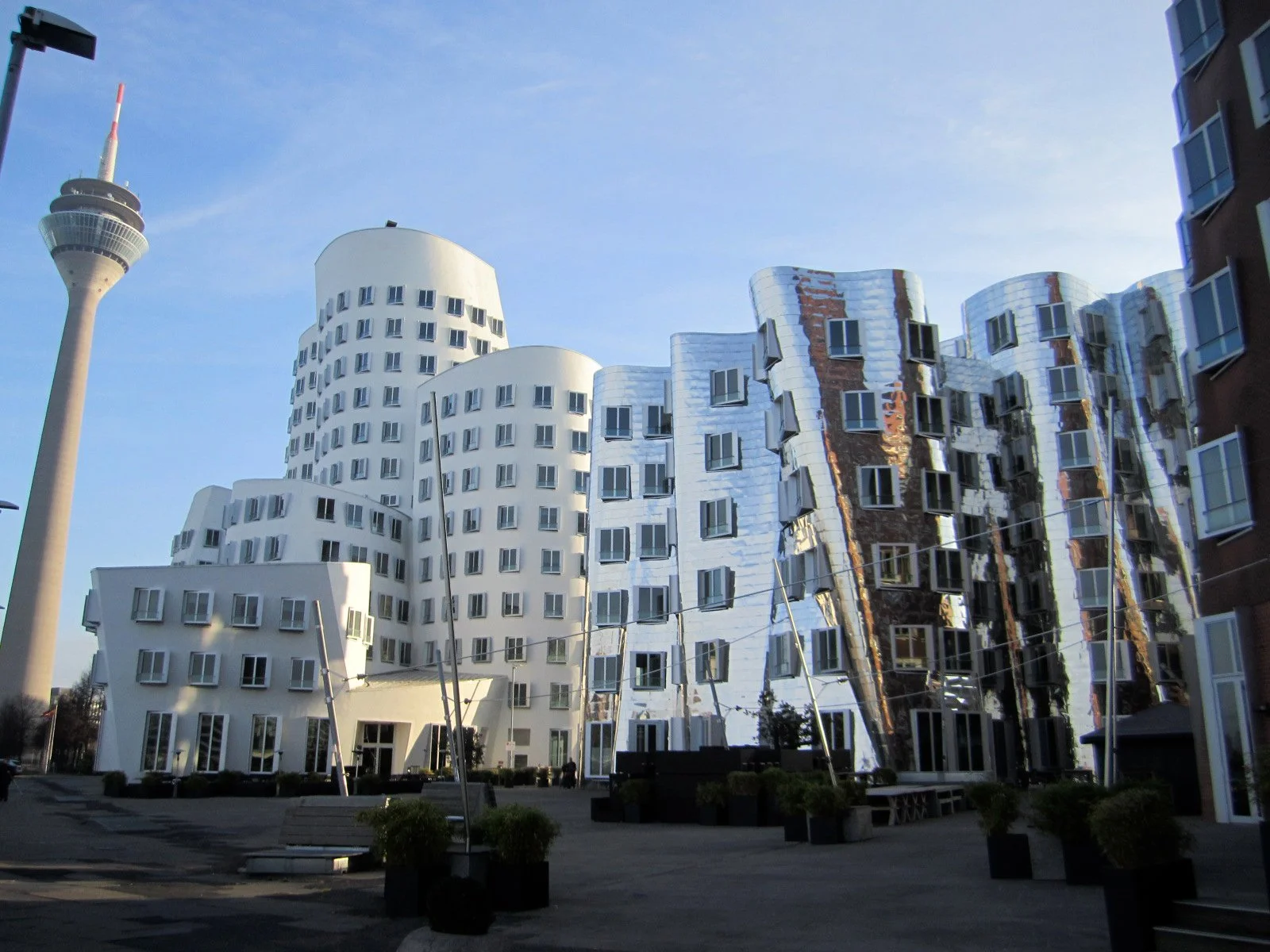 Contemporary Architecture in Dusseldorf (Photo by La Citta Vita CA BY-SA 2.0
