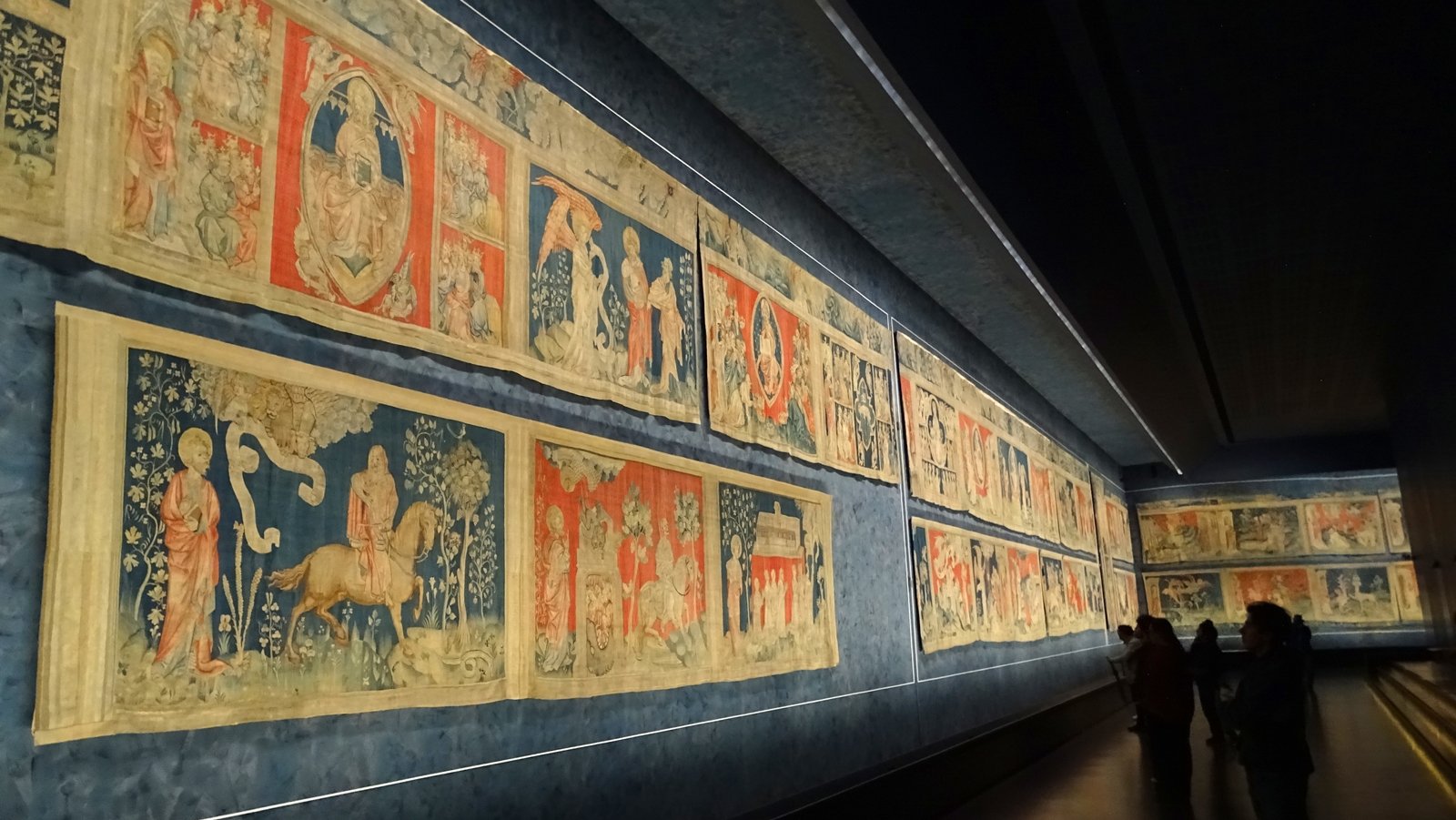 Apocalypse-Tapestry-Angers_Adam-Jones_Flickr_CC-BY-2.0-web.jpg