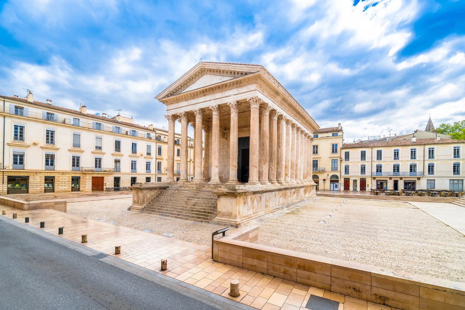 Nîmes_shutterstock_2735974265-web1600.jpg