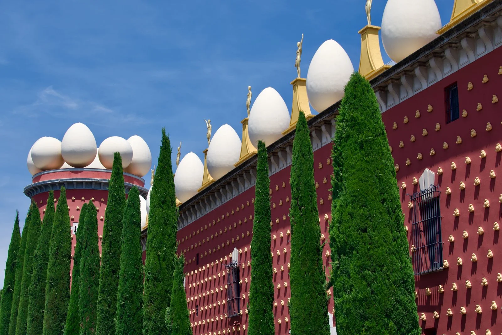 Dalí_Figueres_shutterstock_2657510741-web1600.jpg