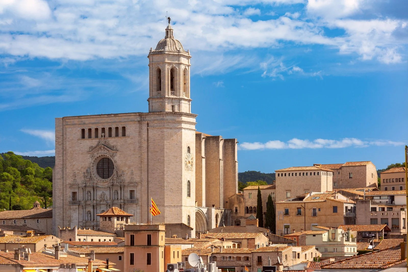 Girona-cathedral_shutterstock_2591694785-web1600.jpg