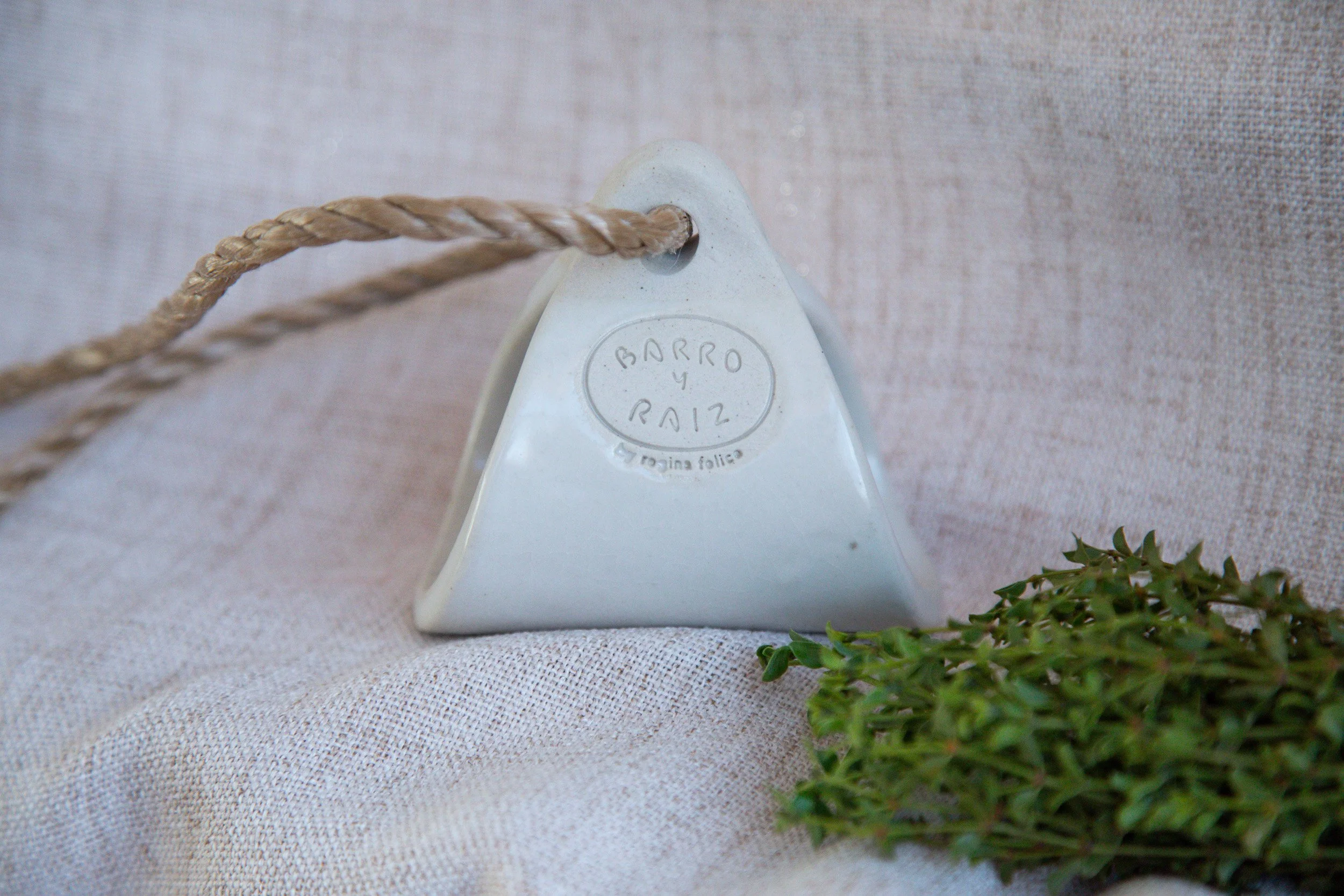 (white sand) desert rain shower hanger