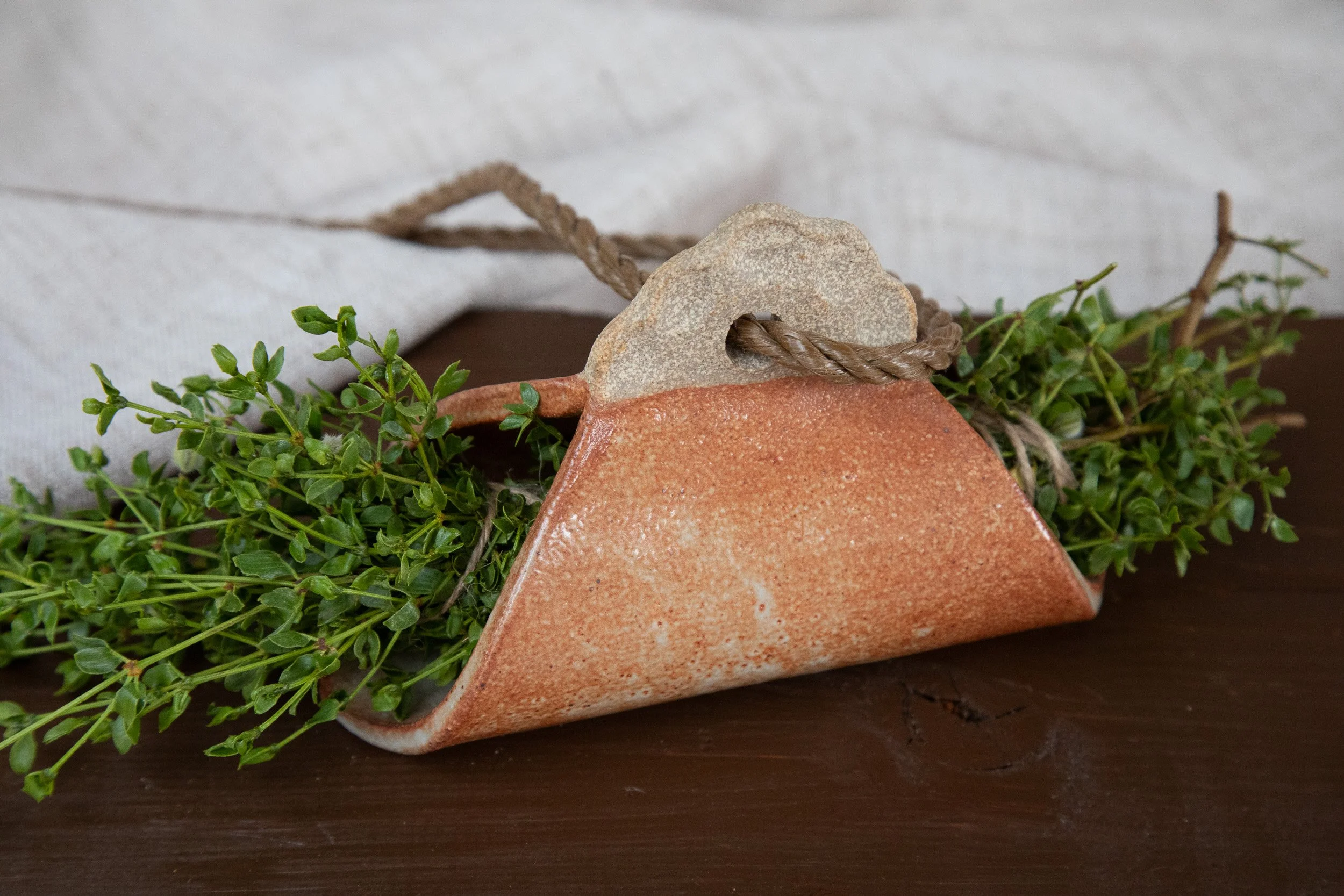 (tierra fina) desert rain shower hanger