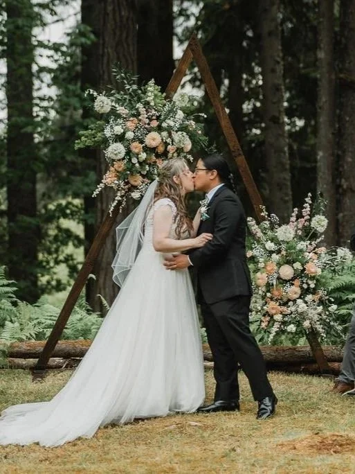 woodsy wedding arbor seattle wedding florist bloom brats botanical