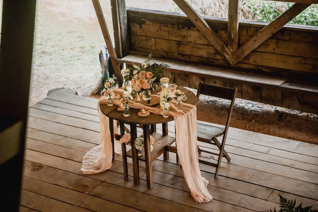 Sweetheart table seattle wedding