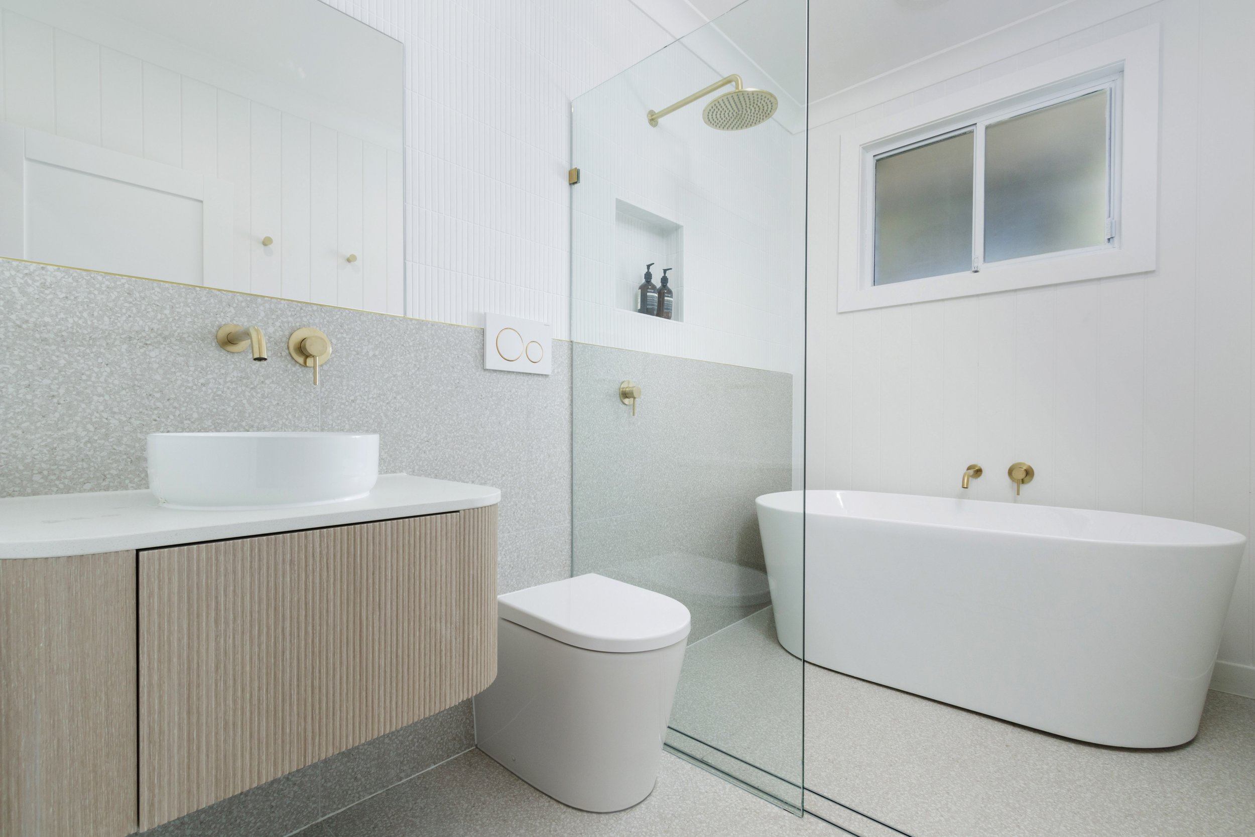 19 Cambridge Bathroom 6443.jpg