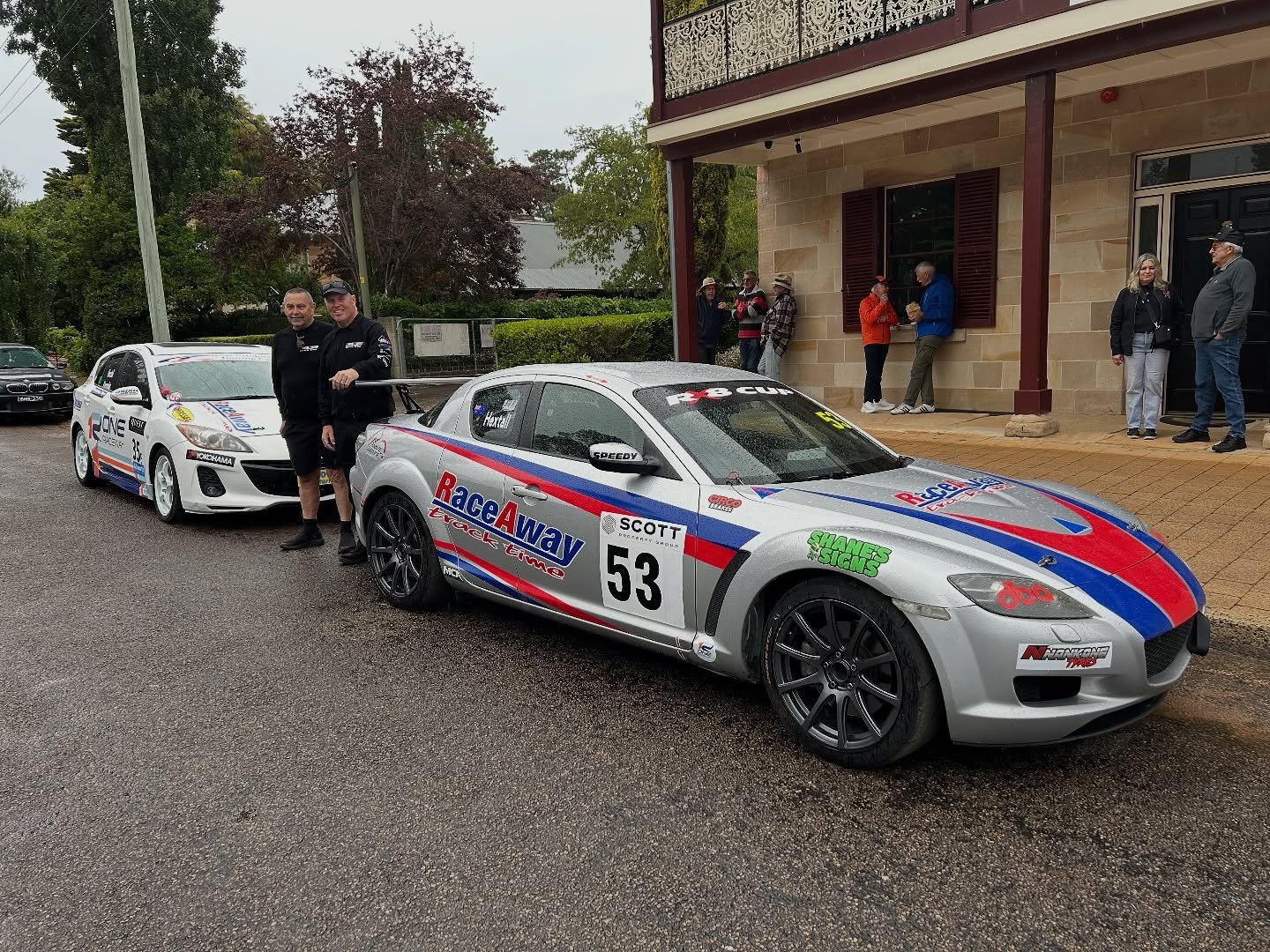 This morning the RaceAway team tackled Cars & Coffee Berrima, a monthly gathering of all sorts of cars in the Southern Highlands!
We had an awesome morning showing off the RaceAway cars (along with coach Rod and his car too!) and having a good l