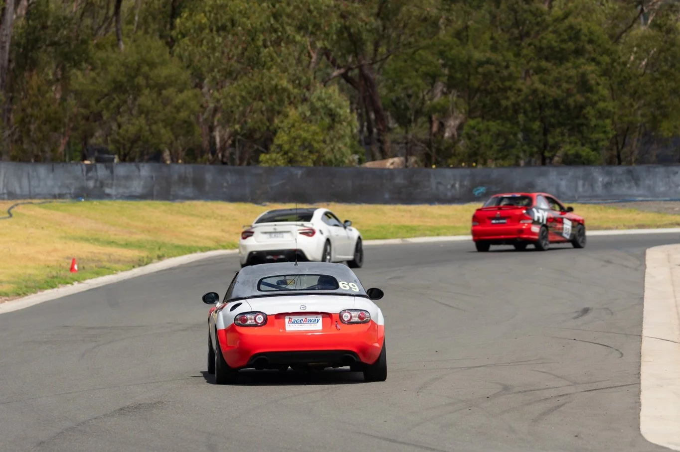 What a fantastic way to finish off the year! Thanks to all who came out with us yesterday for an awesome last day of the year at the track! 

It started out a little wet, but soon dried up once the track was open to make way for a gorgeous sunny day,