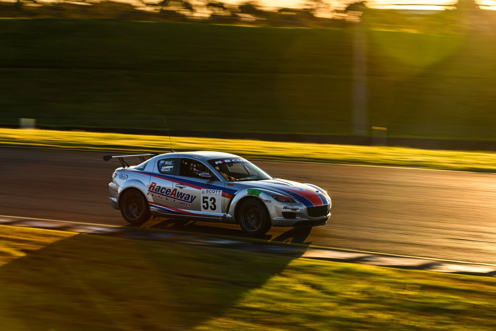 When the light hits just right...🌇

@armstrongrider photography knocking this one out of the park 👀