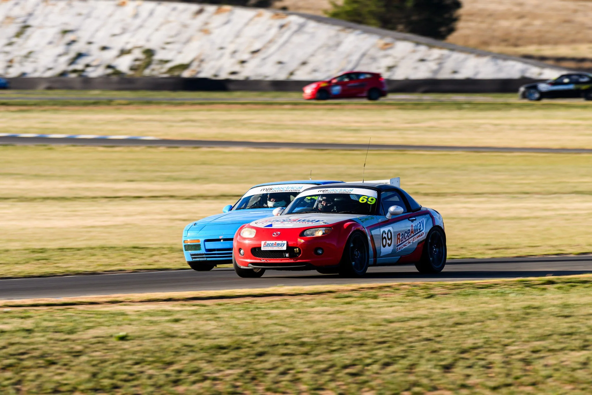 Wakefield 300 ✨

One seat available. Arrive 'n' Drive. RaceAway Mazda MX5. 
Pit Crew, Race car Hire, Coaching, Co-Driver all included. Would suit someone looking to compete without any of the hassle of car ownership or prep. Experienced team - have d