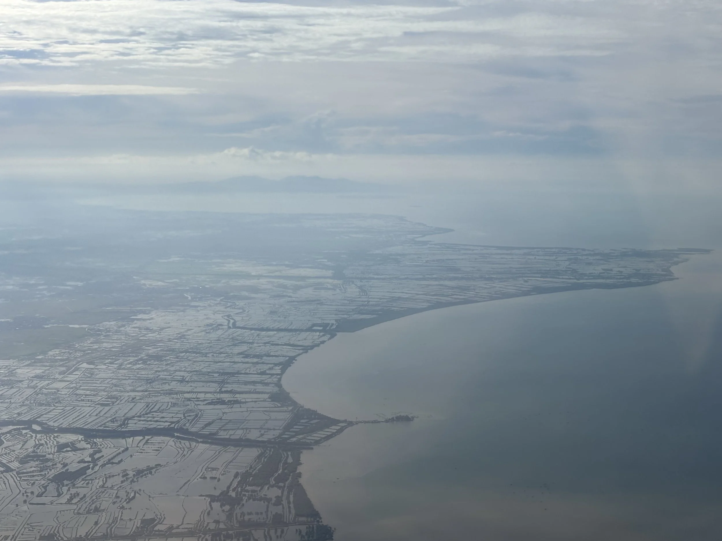  Aerial photo of Jakarta’s flooding coastline 