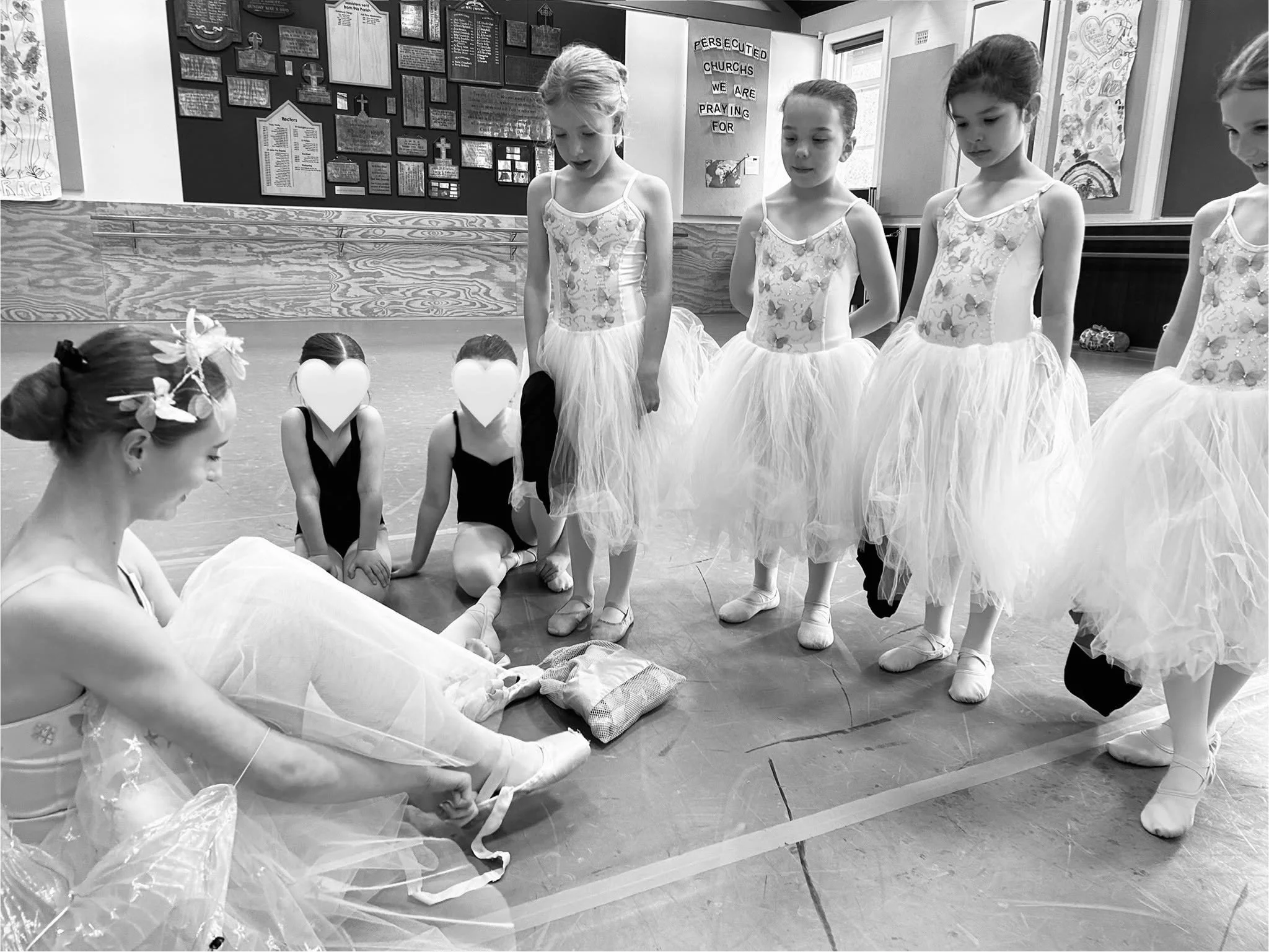 A lovely moment 💕 

Our younger dancers watching one of our seniors put on her pointe shoes 🩰 

It&rsquo;s always so special seeing the younger students look up to the older ones and be inspired by what&rsquo;s ahead ✨