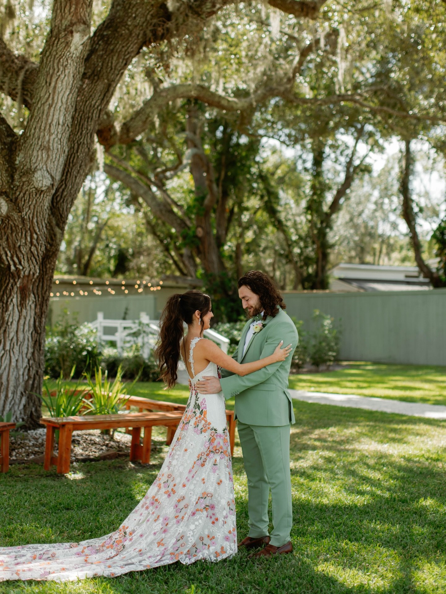 Spring 2026 is defrosting 🌸

Fresh florals, natural light, and everything handled with ease. We&rsquo;ve got you covered. 

🌿 Connect with a planner to bring it to life.

Photographer: @emmarubyphotography 

#soireestate #springevents #hybridvenue