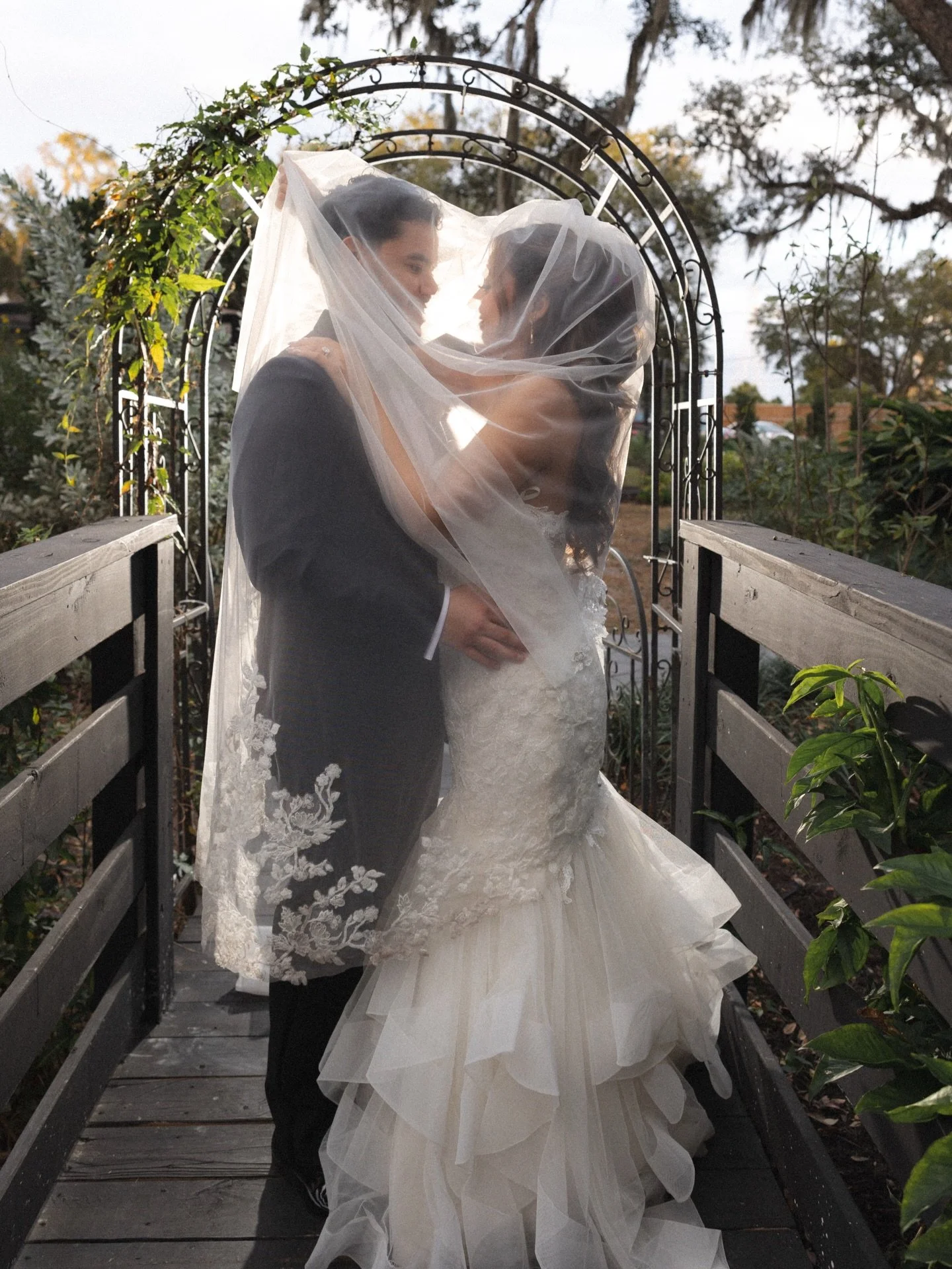 6 WEEKS LEFT ⏰✨
There&rsquo;s still time to enter our $20K wedding giveaway!

Book at @southernstreamsranch by March 31 to get your entry code. One couple will win $20,000 toward their all-inclusive wedding - venue, catering, d&eacute;cor, DJ, and co