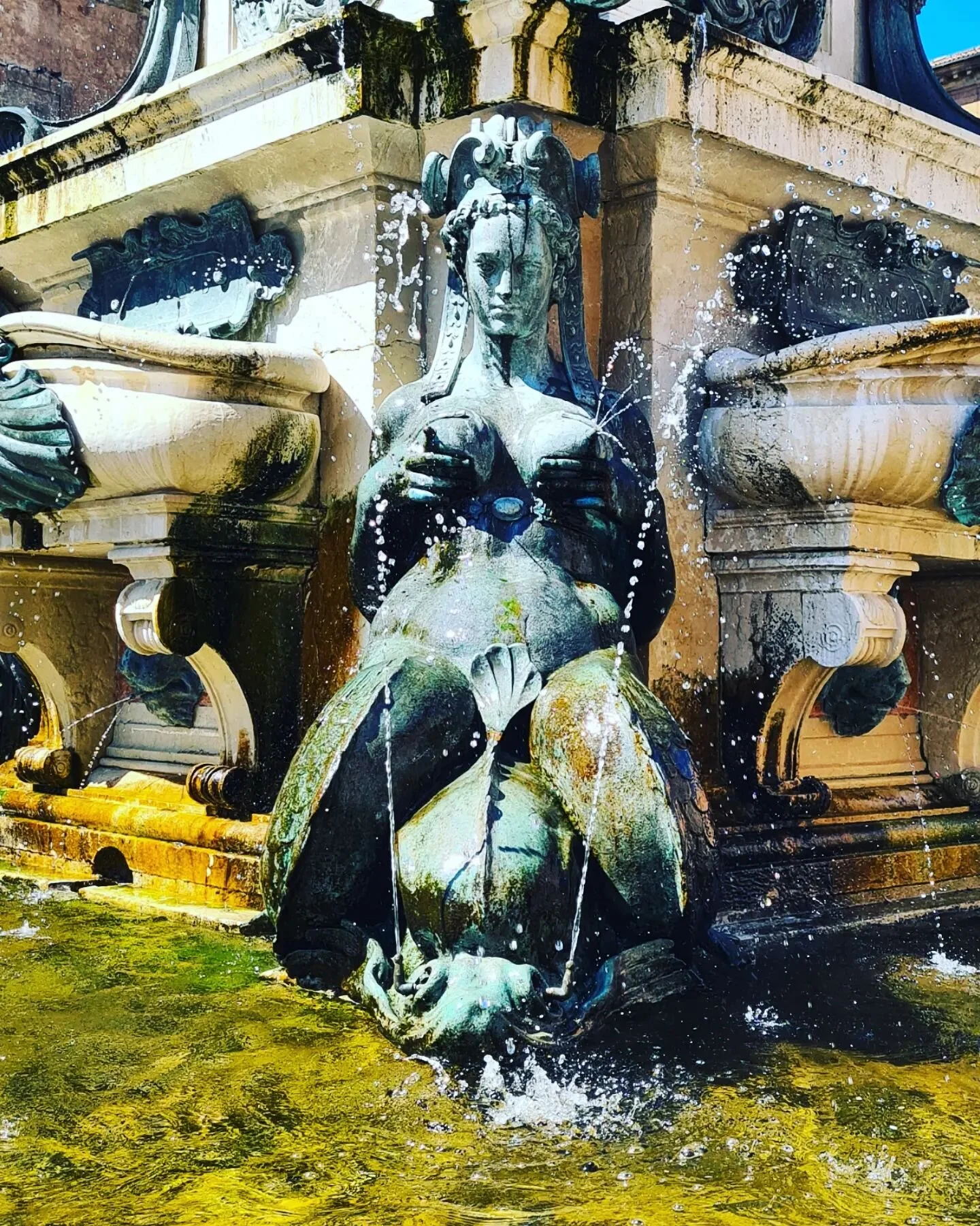 Baloney!
The city's weirder, sexier side 😈