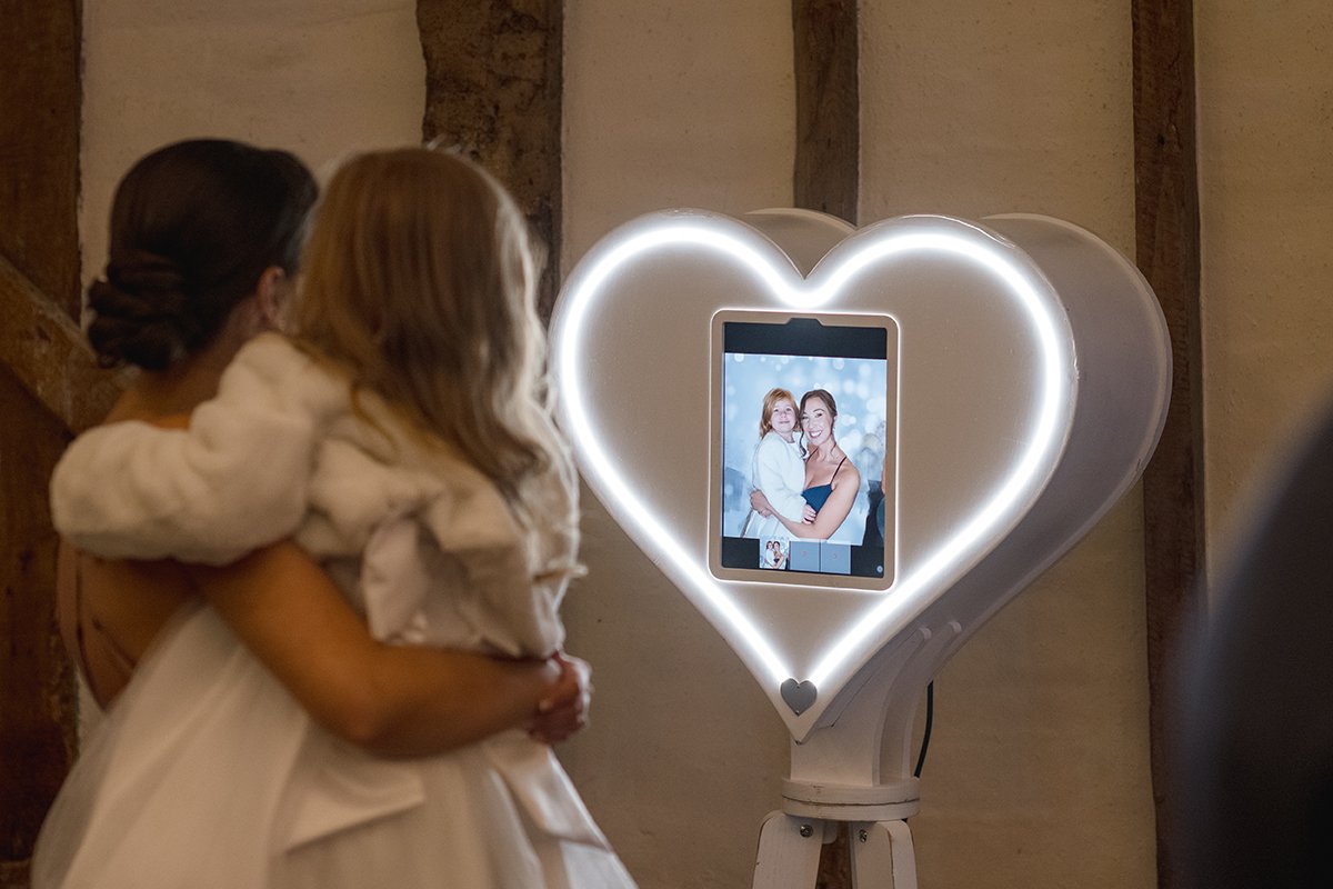 Female wedding Photographer Devon & Cornwall_0143.jpg