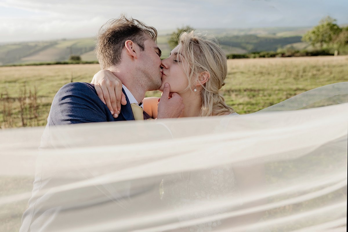 North Devon natural Female wedding Photographer somerset wellington Exter Plymouth _0137.jpg
