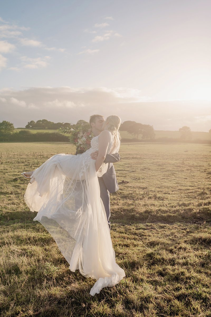 North Devon natural Female wedding Photographer somerset wellington Exter Plymouth _0145.jpg