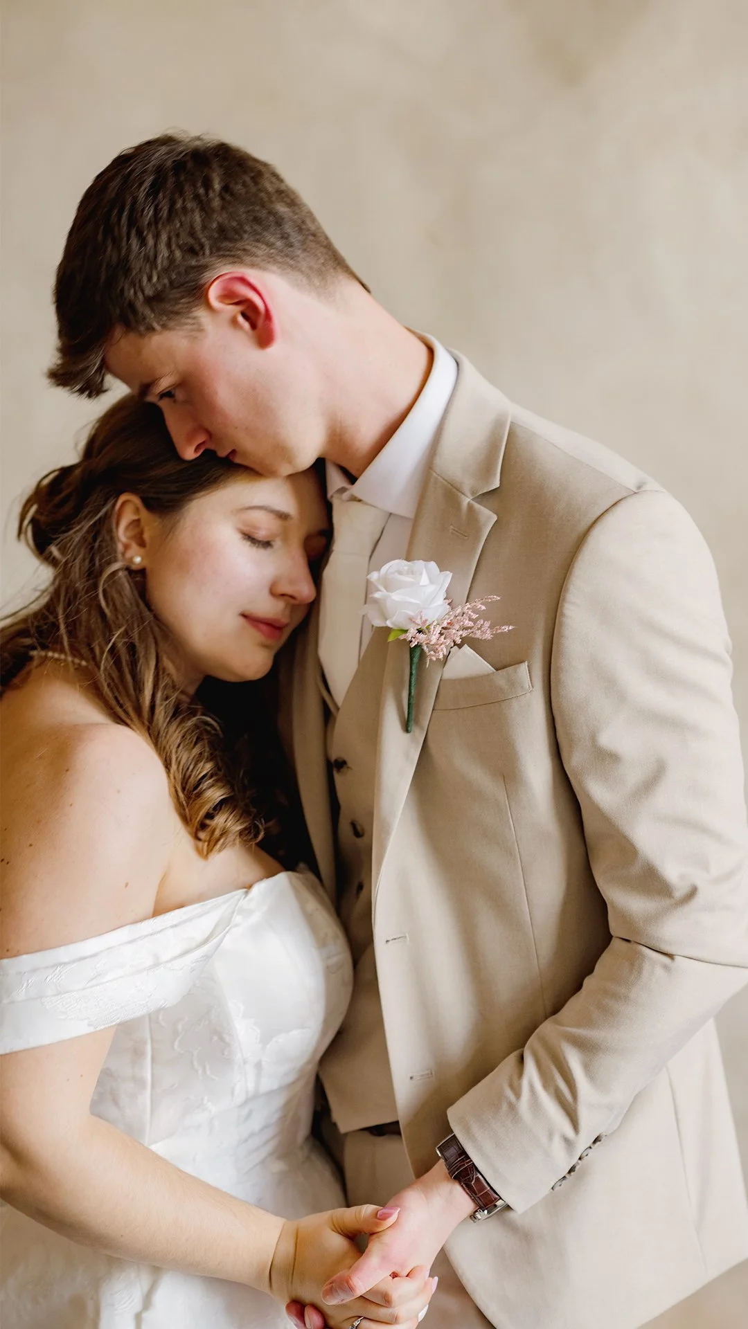 Upston Barn and walled garden Bets wedding Photographer.jpg