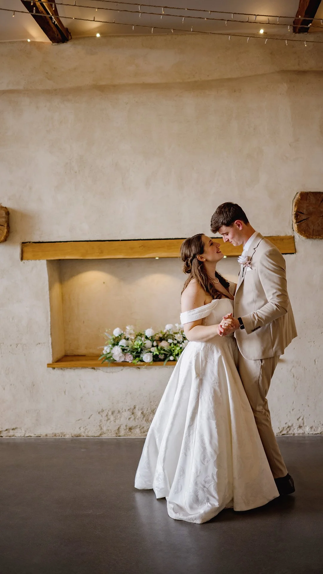 Barn wed devon.jpg