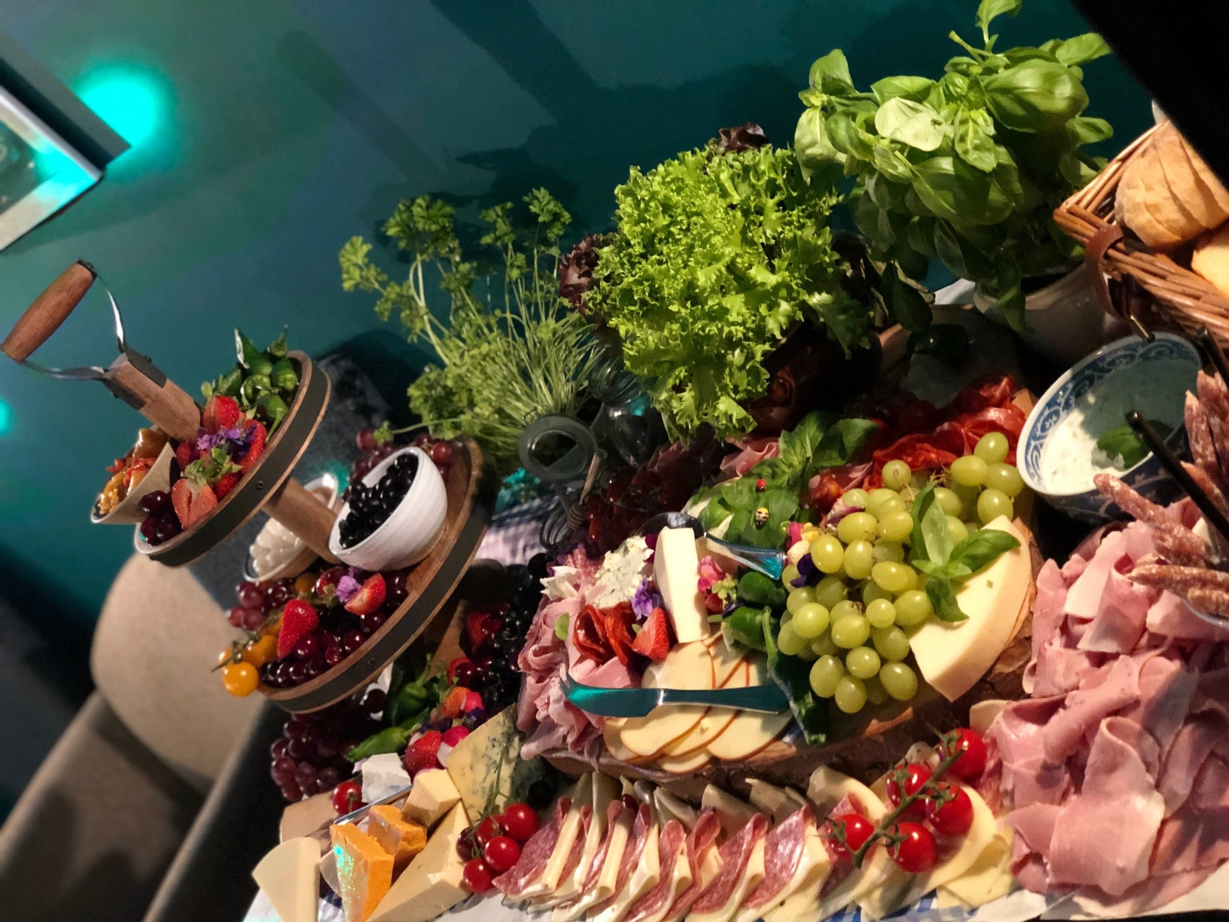 Deluxe grazing table