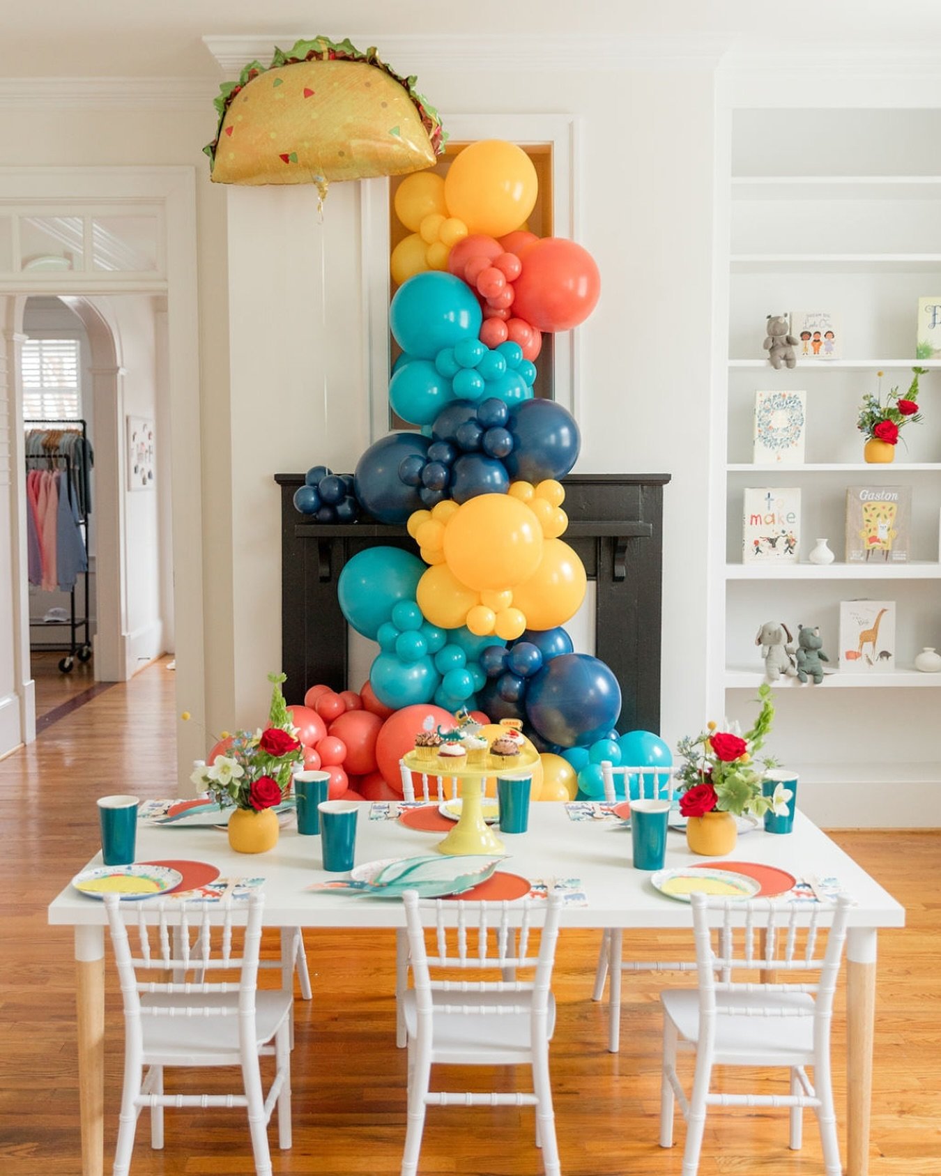 Taco &lsquo;bout a party! 🌮🐉

We spiced up this balloon garland with a vibrant color palette + a jumbo taco balloon to top it off and we love the way it tied everything together!

P.S. In case you ever wondered, yes, dragons do love tacos (at least