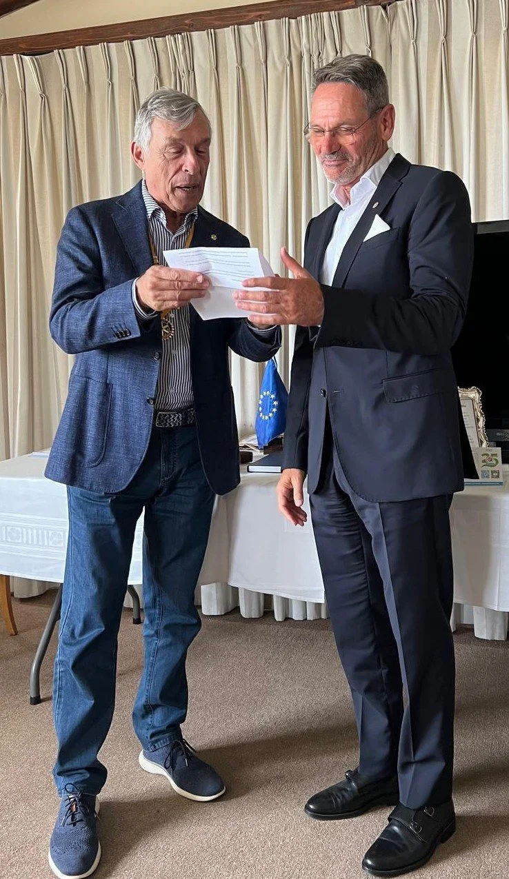 Pinning Frans Roosendaal