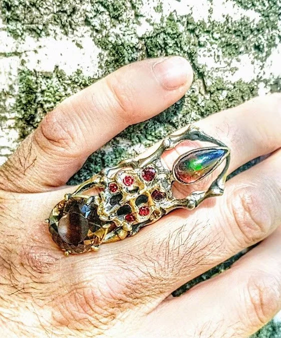Перстень великий "Жук" з опалом.   Large ring "Beetle" with opal.