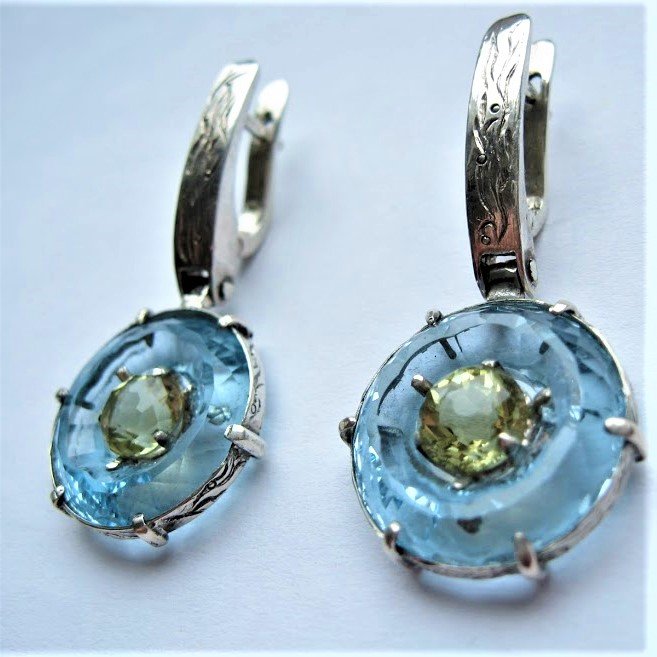 TOPAZ & PERIDOTS