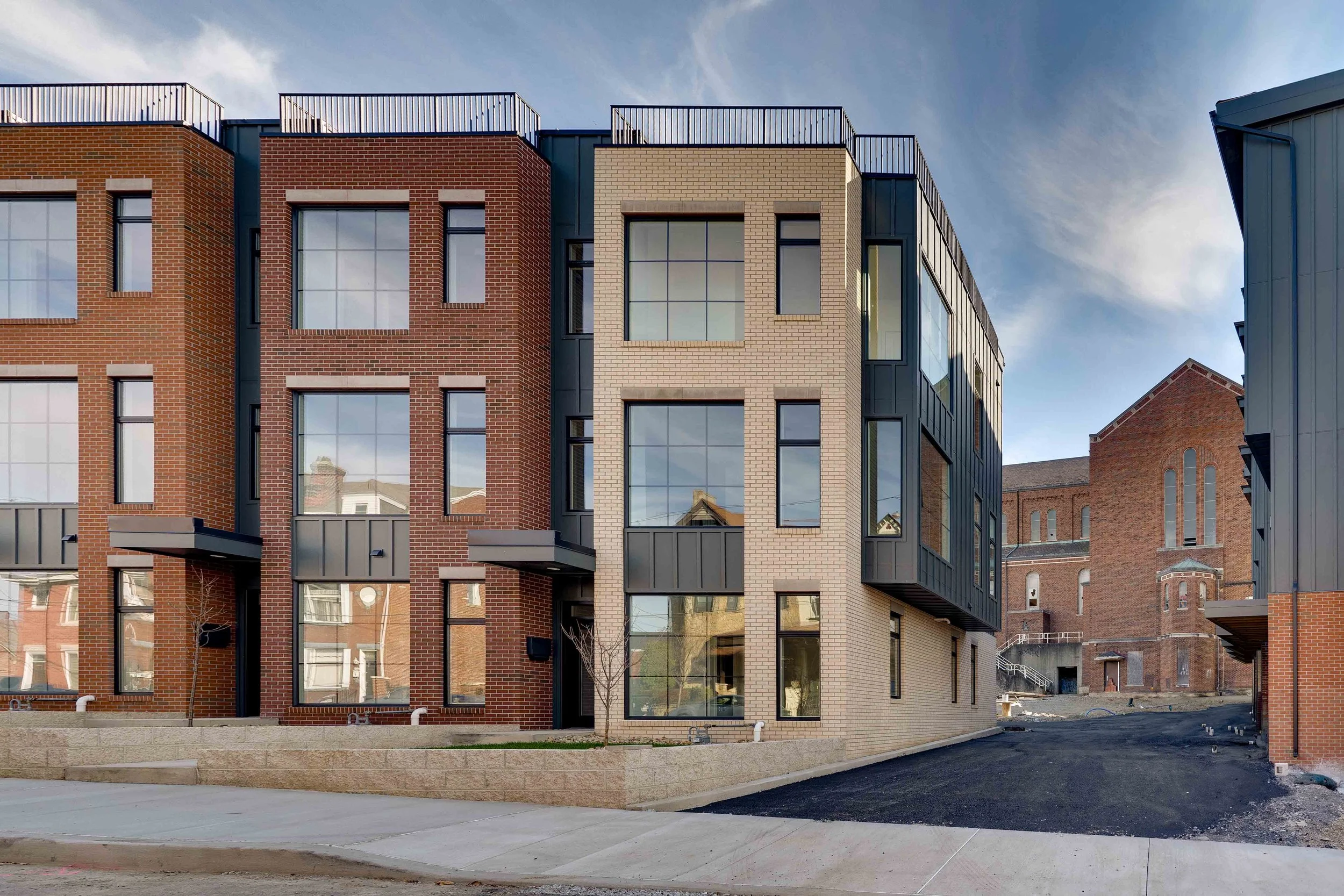 4310Summit_exterior (4 of 9).jpg