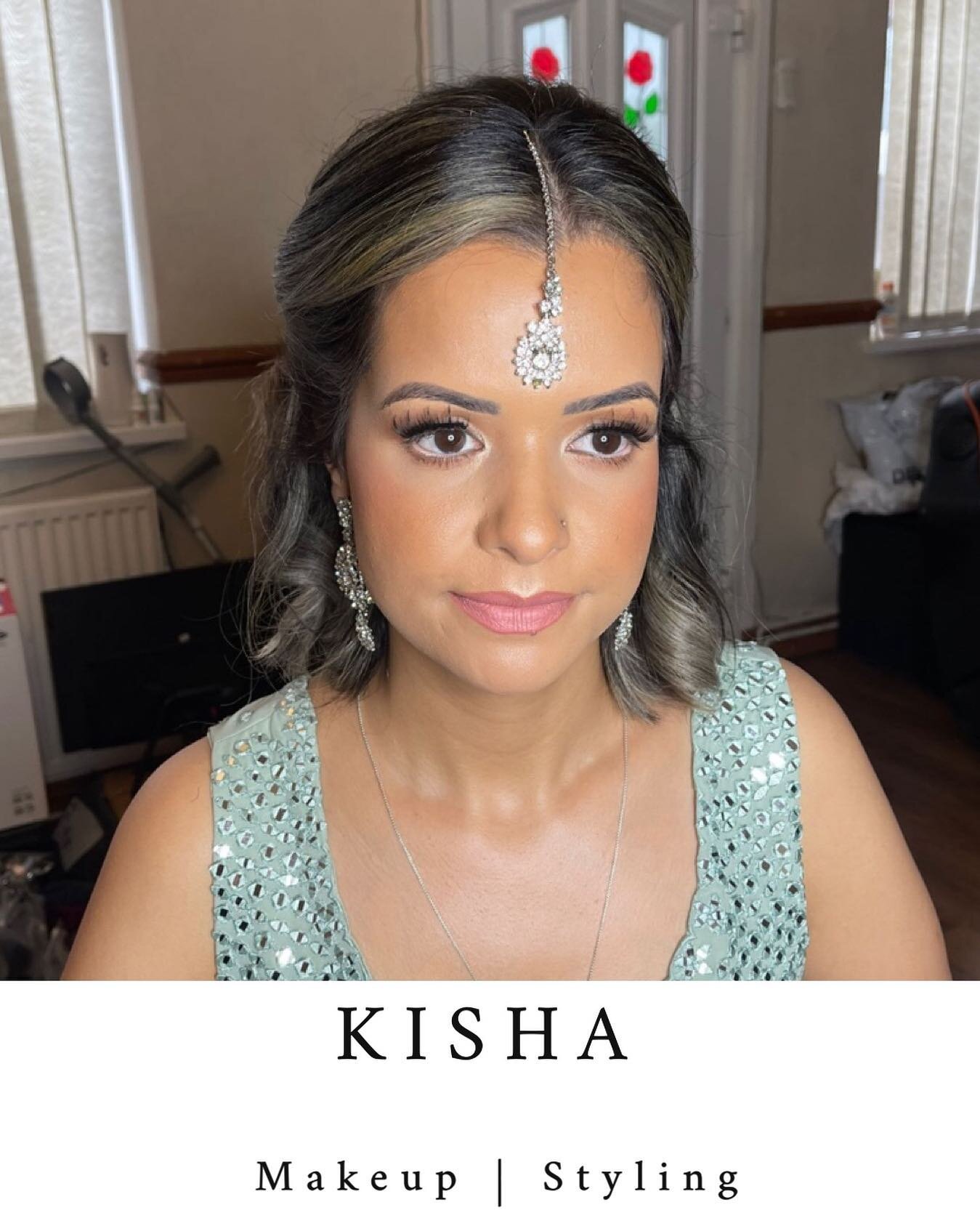 💄Senior MUA: KISHA
📍Location: BIRMINGHAM - available to travel ----------------------------------------------------------------------------------
To BOOK 👉🏽 Email us at promakeuplondonstylists@gmail.com -------------------------------------------