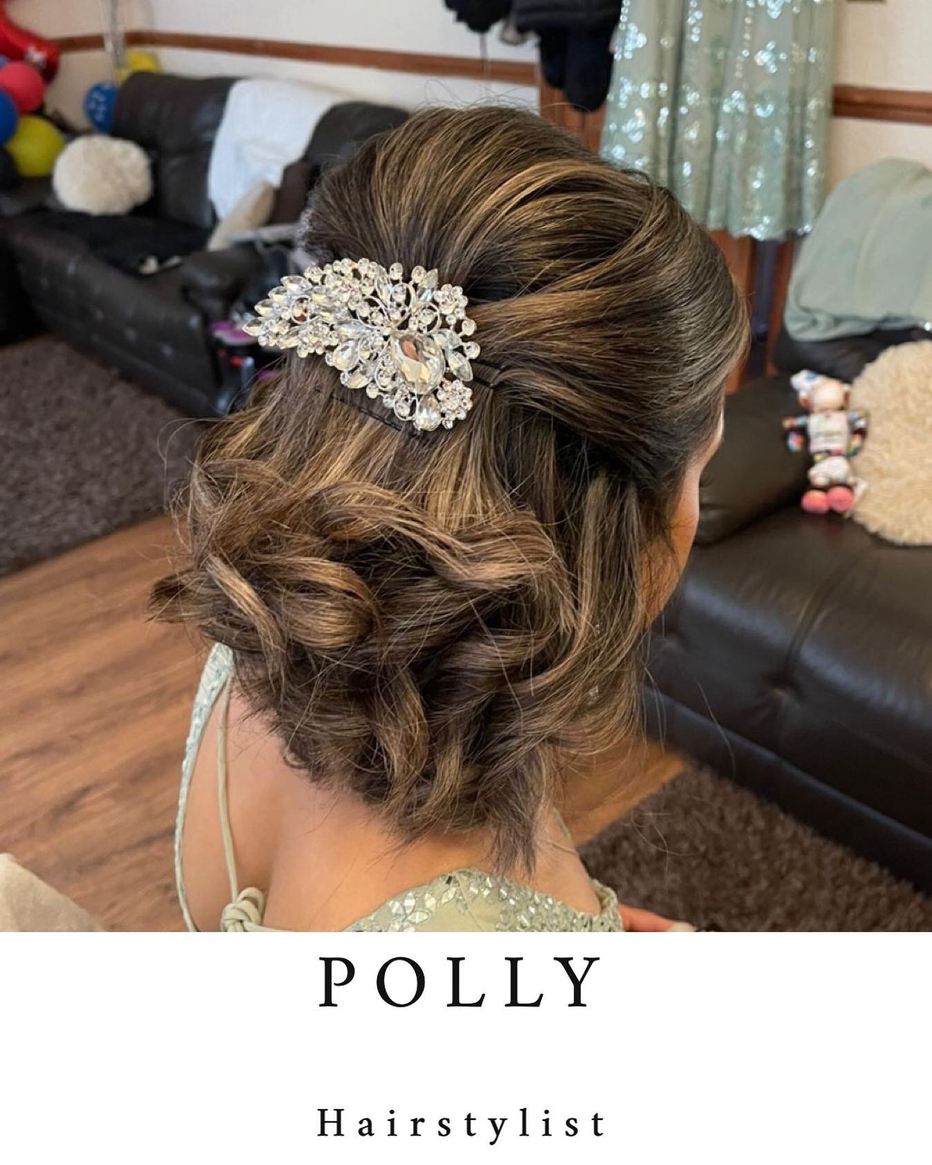 💁🏽&zwj;♀️Hairstylist: POLLY
📍Location: BIRMINGHAM - available to travel ----------------------------------------------------------------------------------
To BOOK 👉🏽 Send us a DM or email us at promakeuplondonstylists@gmail.com -----------------