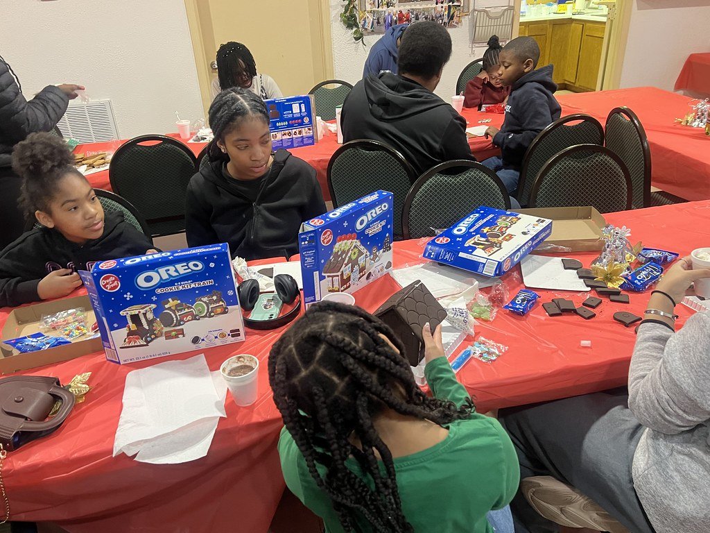 PG ¥4€ (Youth For Christ) Christmas social