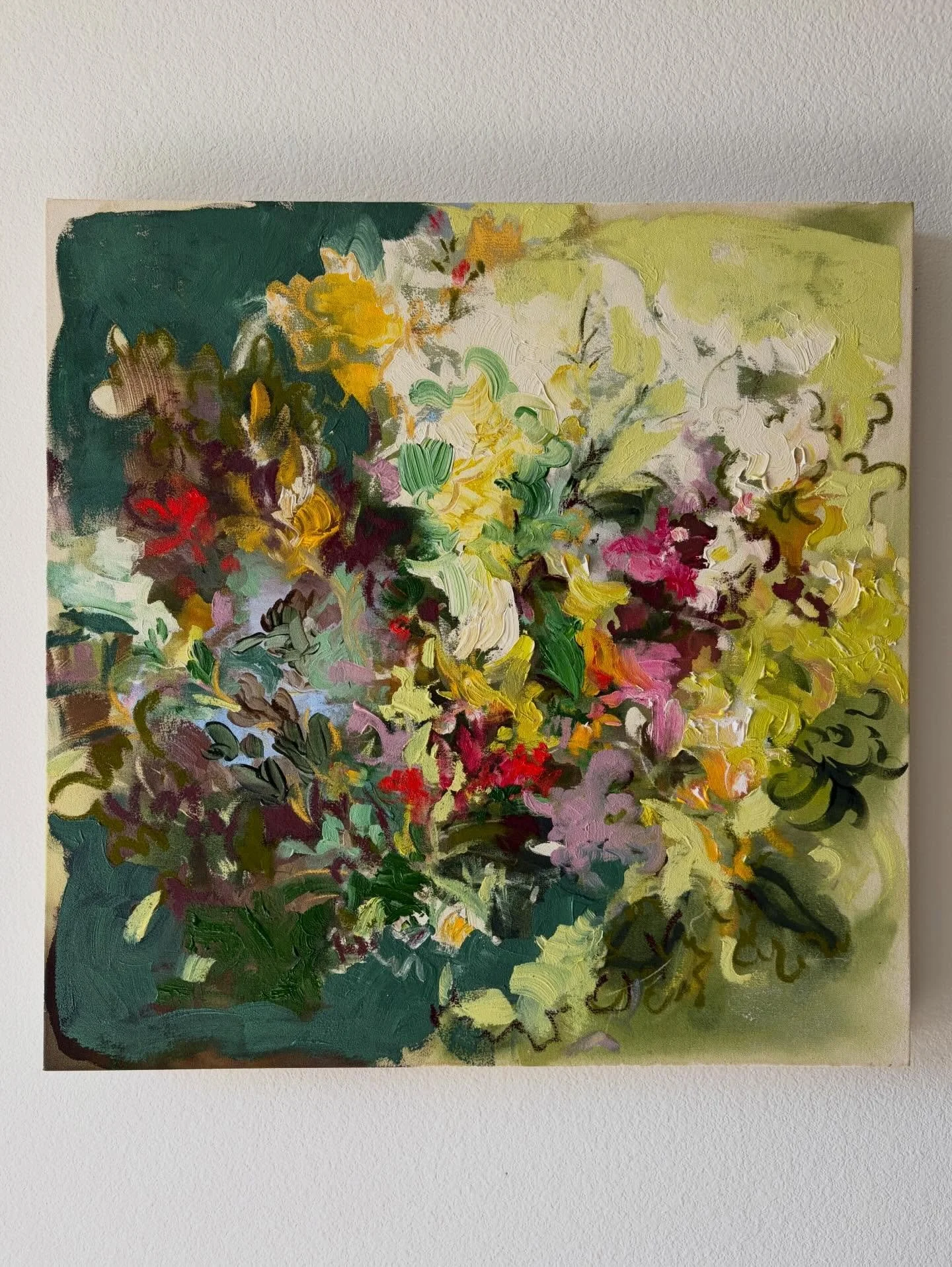"Flowers from my sister's garden" 💫 30"x30" mixed media acrylic, pastel and oil stick on raw canvas 

This piece reminds me of the way I painted flowers years ago, very textural, expressive, intuitive - I loved the way it felt to