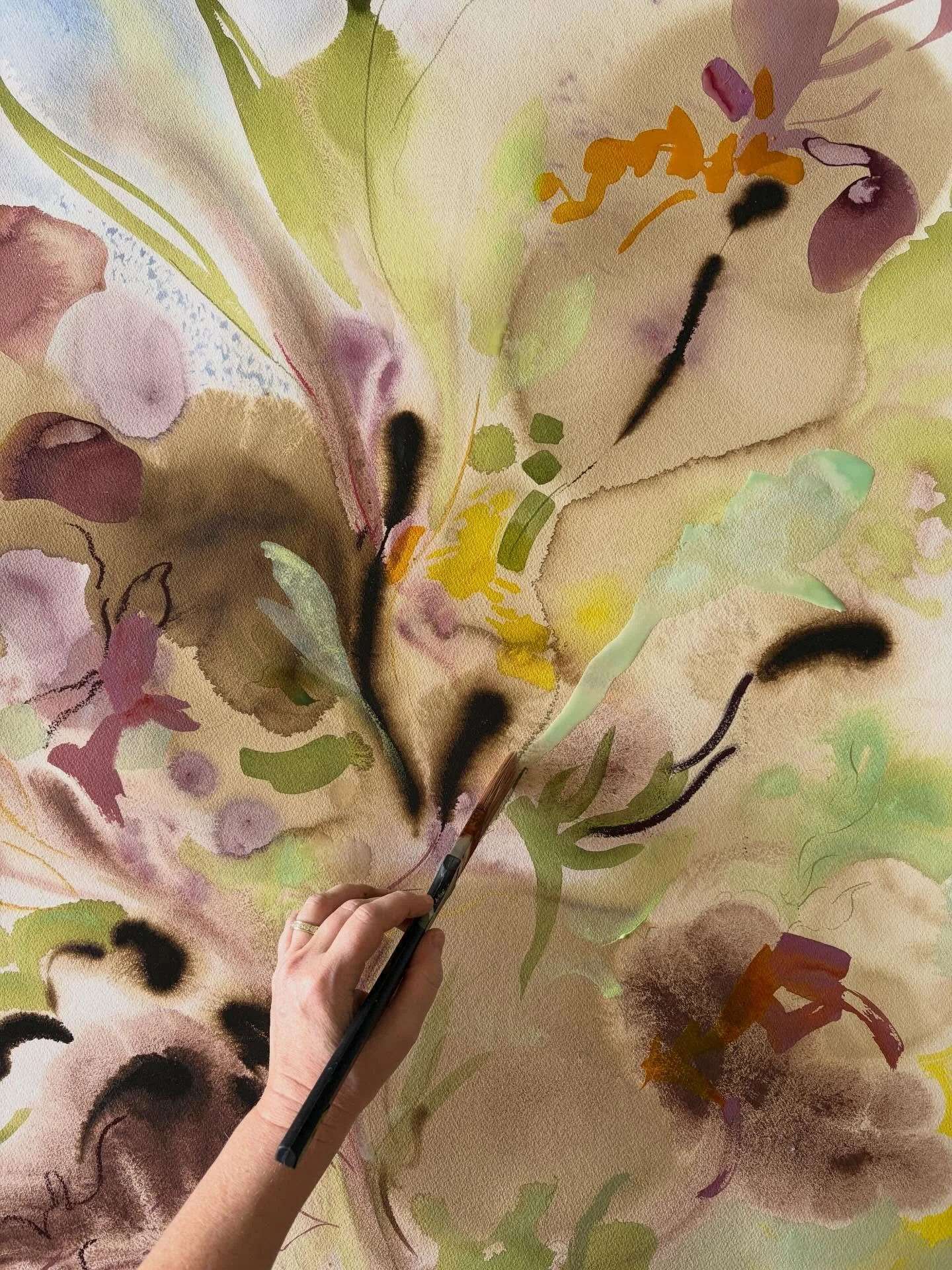 painting and listening to Hamnet 🫶🏻🥰 a perfect Tuesday morning