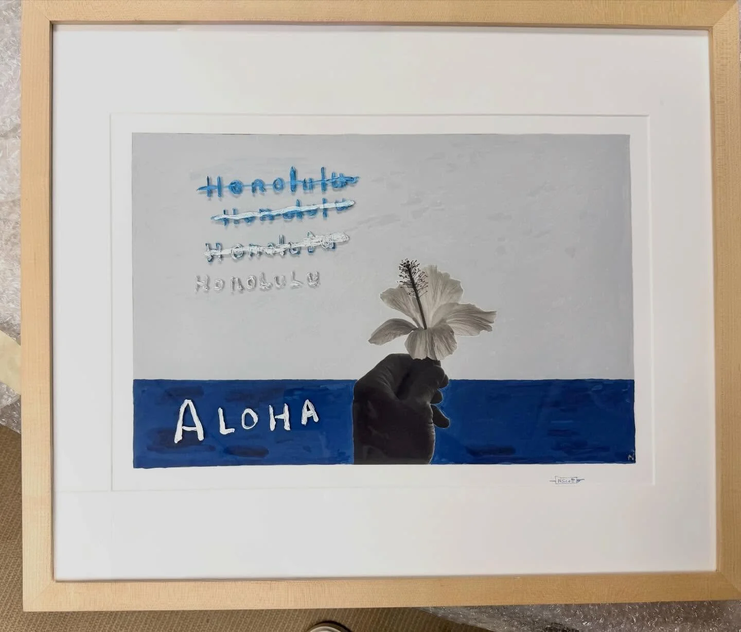 Share the beautiful spirit of Hawaii the Aloha sprit.Framed pigment print remade with silver acrylic on plexi glass #oneofakind 20x24 in. From my book Honolulu published by #asl_paris @asl_paris available @clic_usa  @beatrice.dupire #fortheloveofblue