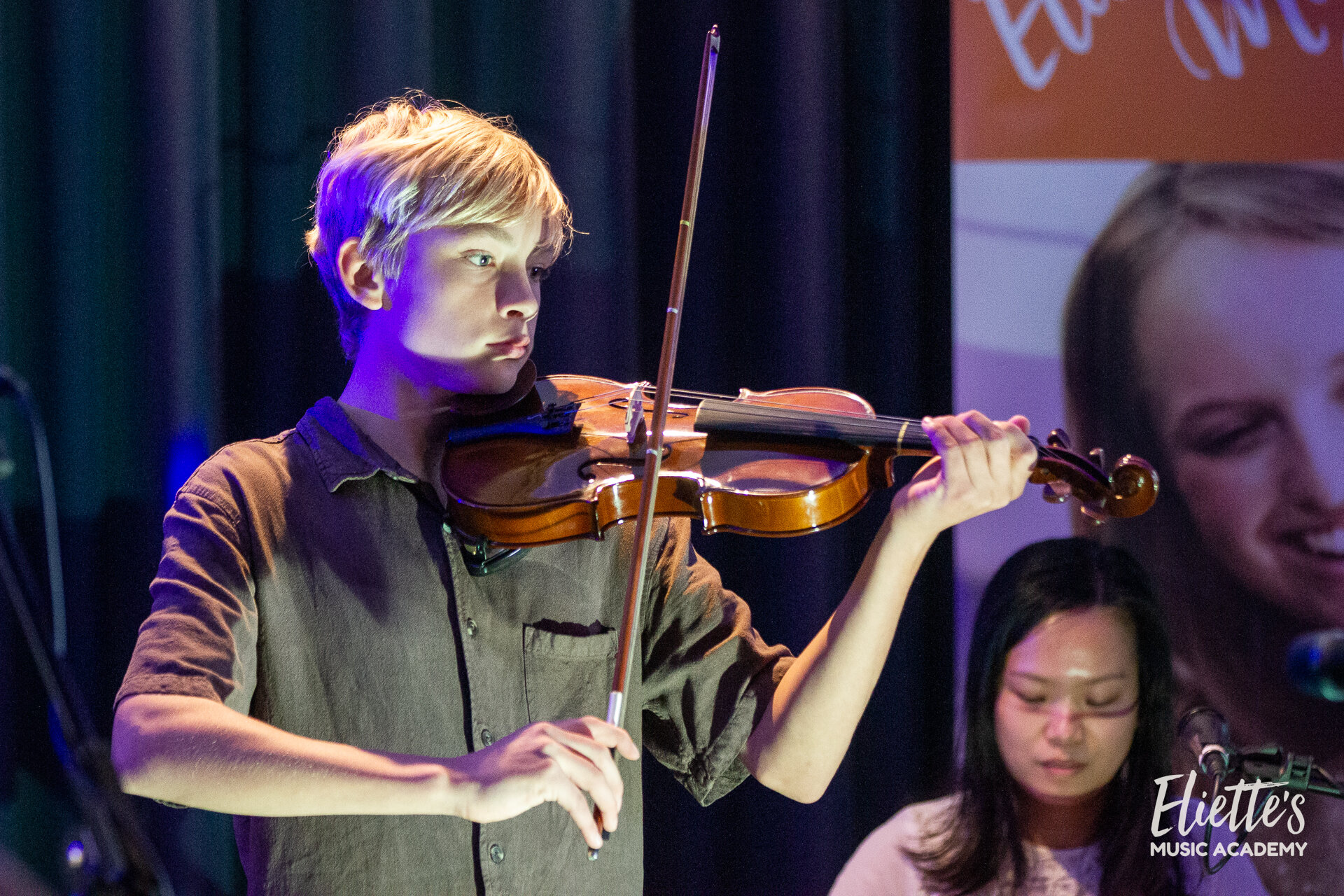 Elliot rocking out on his violin at last terms Jam Night. Love the variety we get at these shows &lt;3

#eliettesmusicacademy #jamnight #musicschool #violinlessons