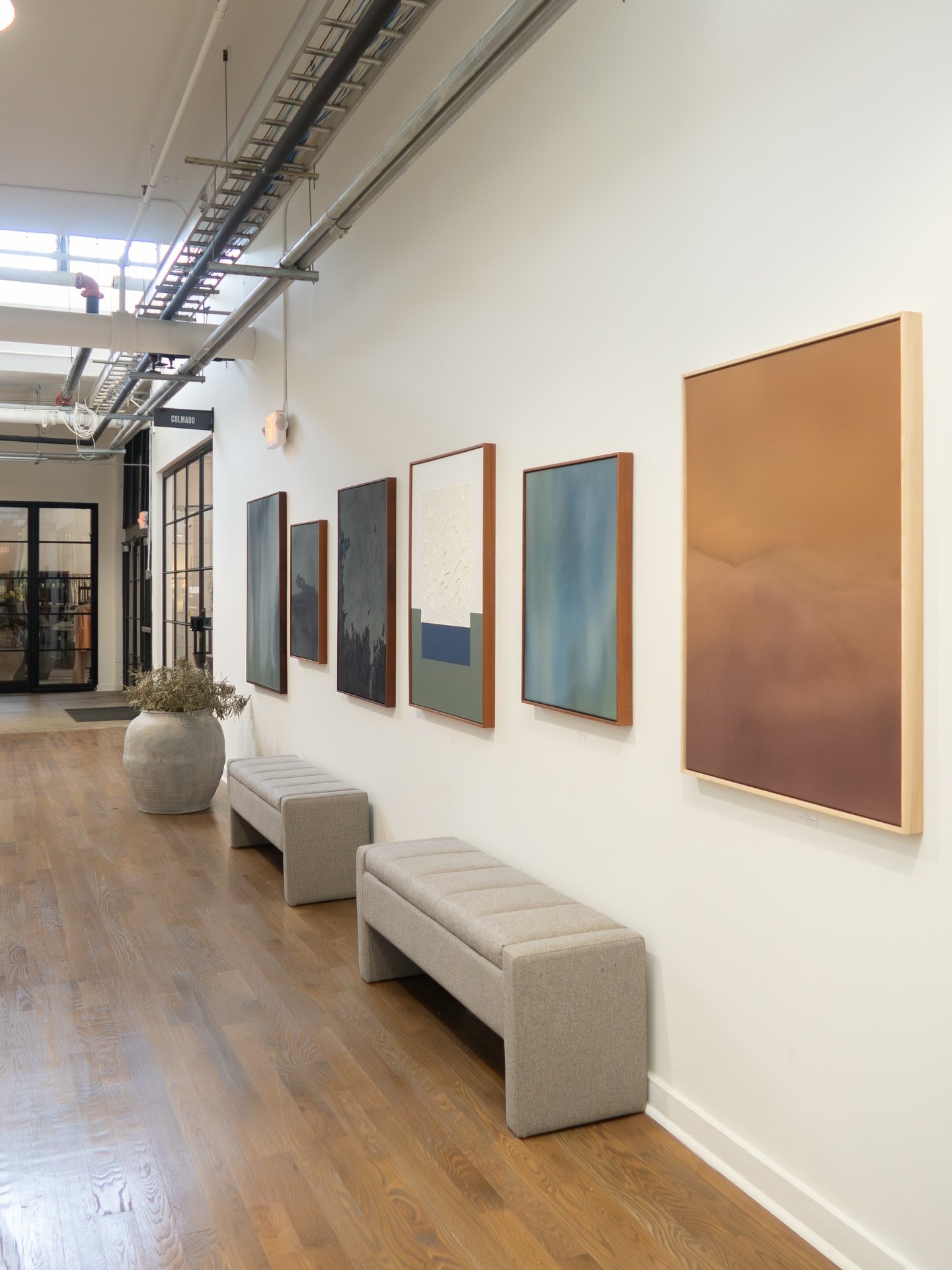 When you visit the @thedesignhousehdc at the 655 Highland Ave building, be sure to check out more of my available work displayed in the common area hallway 👏

&amp; swipe to see my tiny art lover.

#atlantaartist #thedesignhouse #atlantainteriordesi