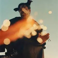 Soothing vocals, electronic and string sound