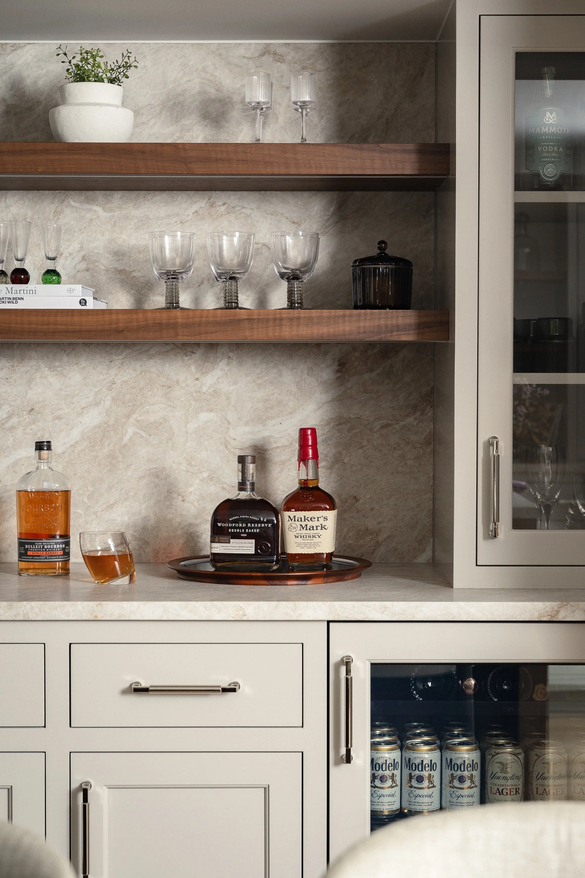KitchenBar_JHP07851.JPG