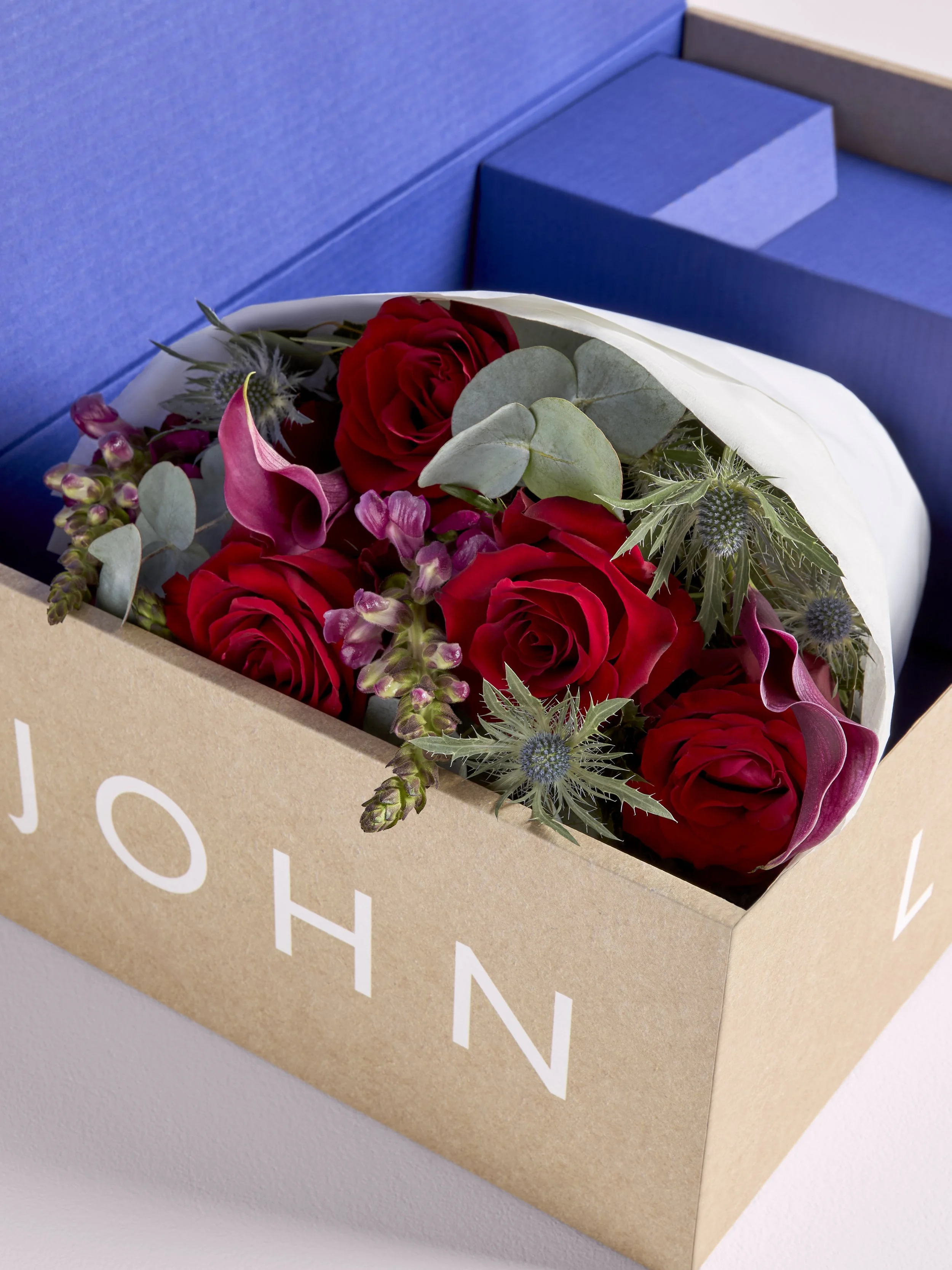 CHRISTMAS_ROSE_HAND_TIED_box.jpg