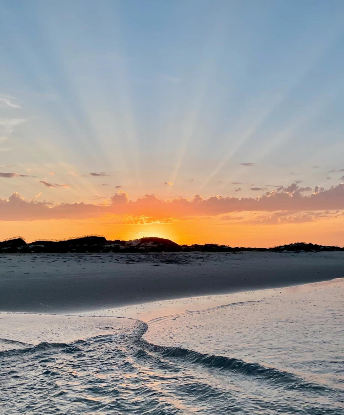 Not sure if you&rsquo;re a fan or if you care, but I need to get this off my chest just in case any of you have watched it: we finished Season 4 of OBX last night &amp; all I will say is that they should&rsquo;ve ended the show at Season 3. 🤦🏼&zwj;