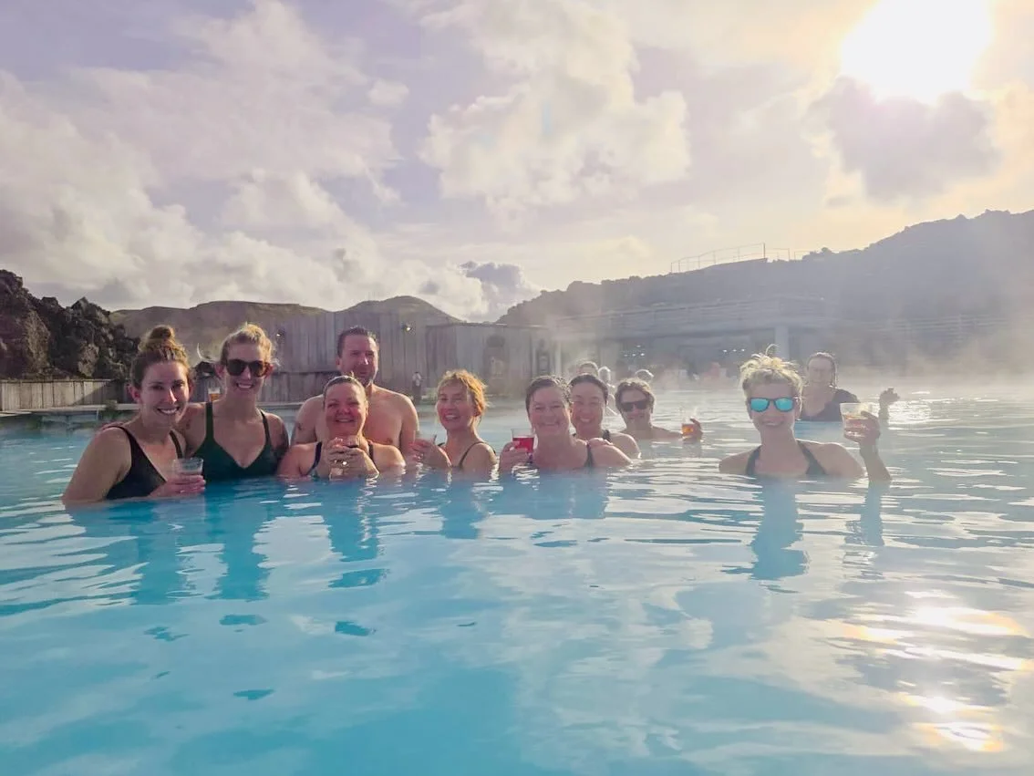 Our seventh and final full day in Iceland: the Blue Lagoon hot springs spa, quite literally bridging the gap between the continents of North America and Europe, fresh lava fields and epic landscapes all day. An incredible trip! We love 🇮🇸 and our f