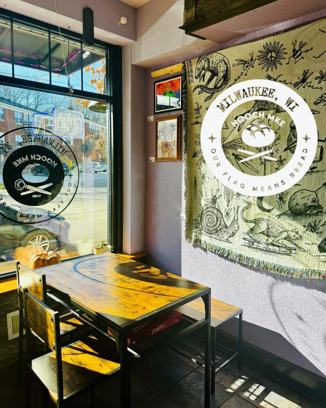 🍞hoochMKE🍞

This week we&rsquo;re excited to feature hoochMKE! Owner Casey Elliott opened the all-vegan bakery last month in Bay View at 3040 S Delaware; the walls are decorate with local art and she strives to use organic, local and fair trade ing